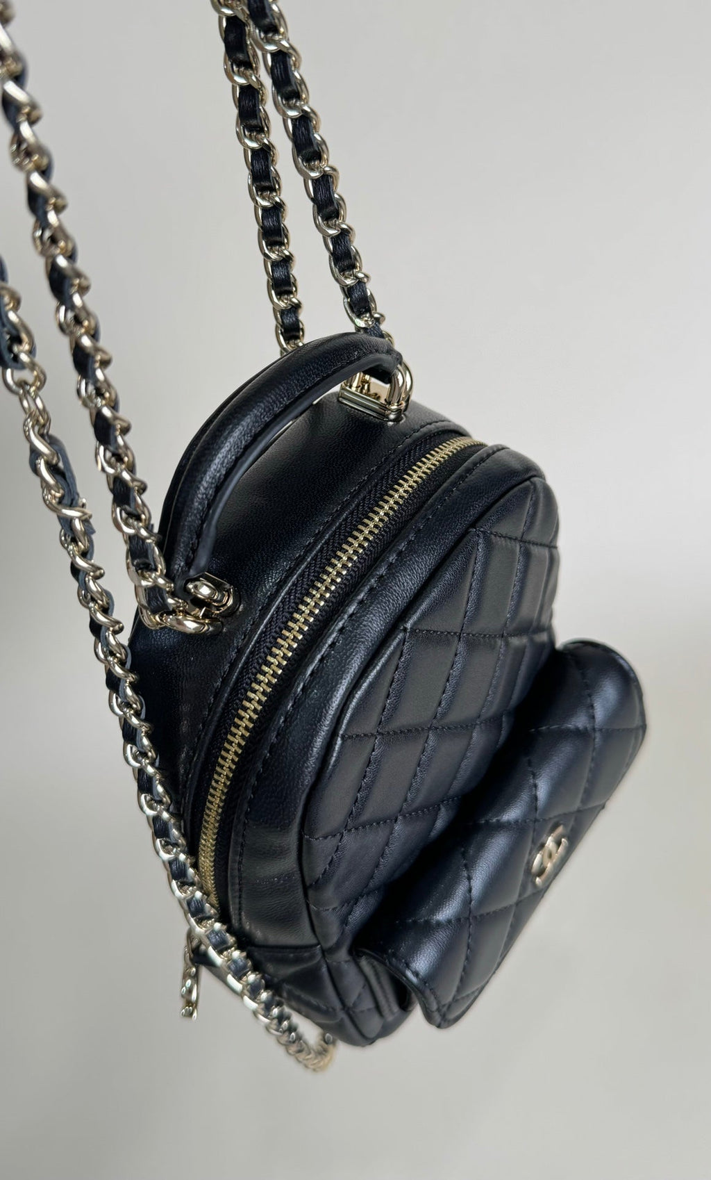 SAC À DOS CC MINI 18 EN CUIR D'AGNEAU NOIR ET QUINCAILLERIE OR CLAIR