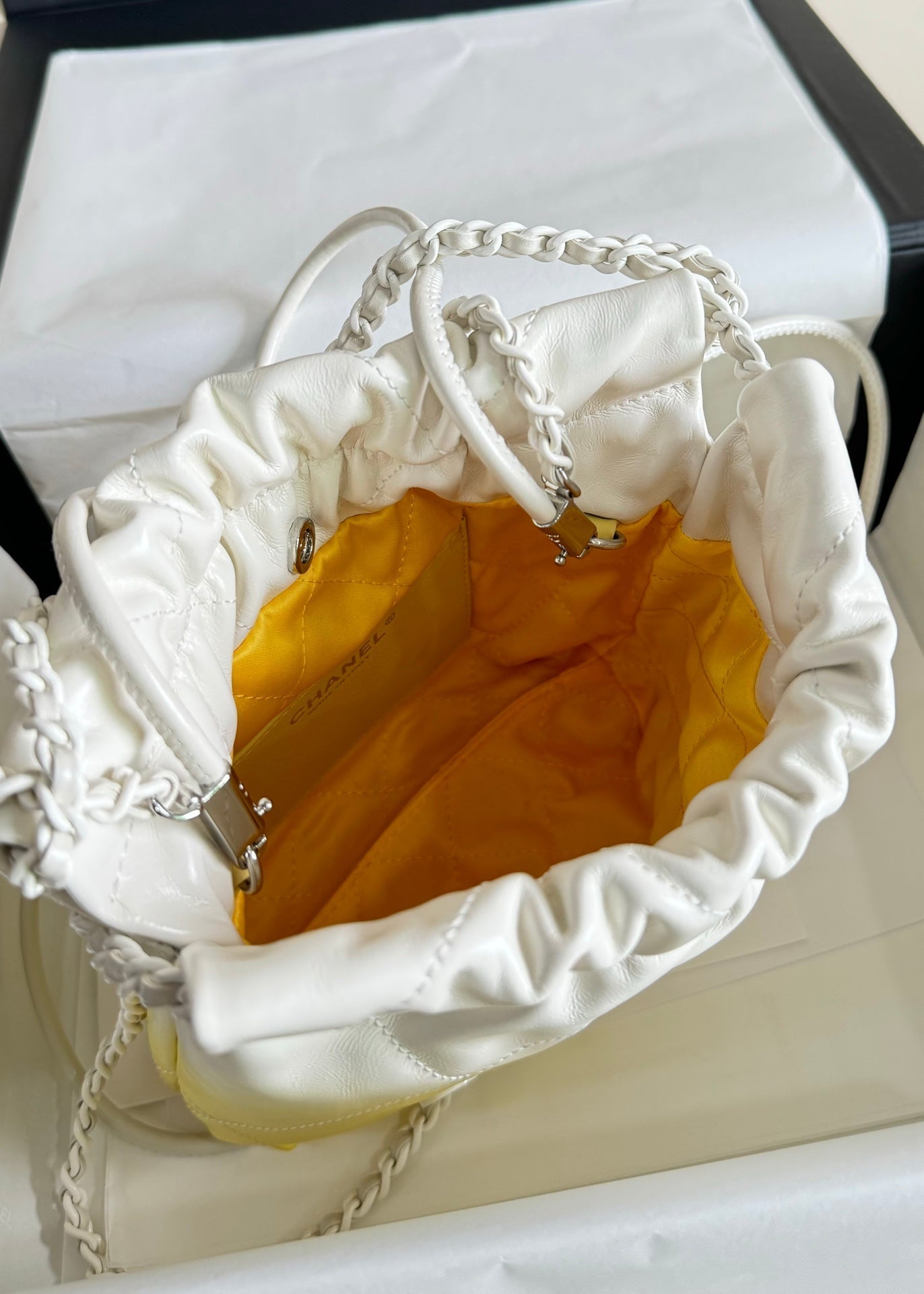 CC HOBO MINI 20CM JAUNE BLANC AGNEAU