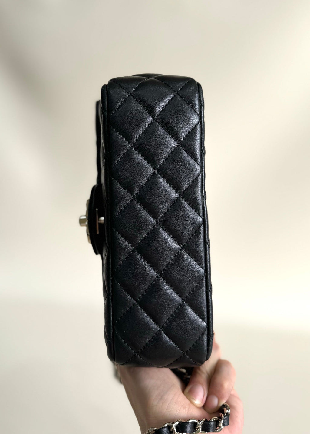 24A MINI FLAP BAG TOP HANDLE 20CM BLACK LAMBSKIN SILVER HARDWARE
