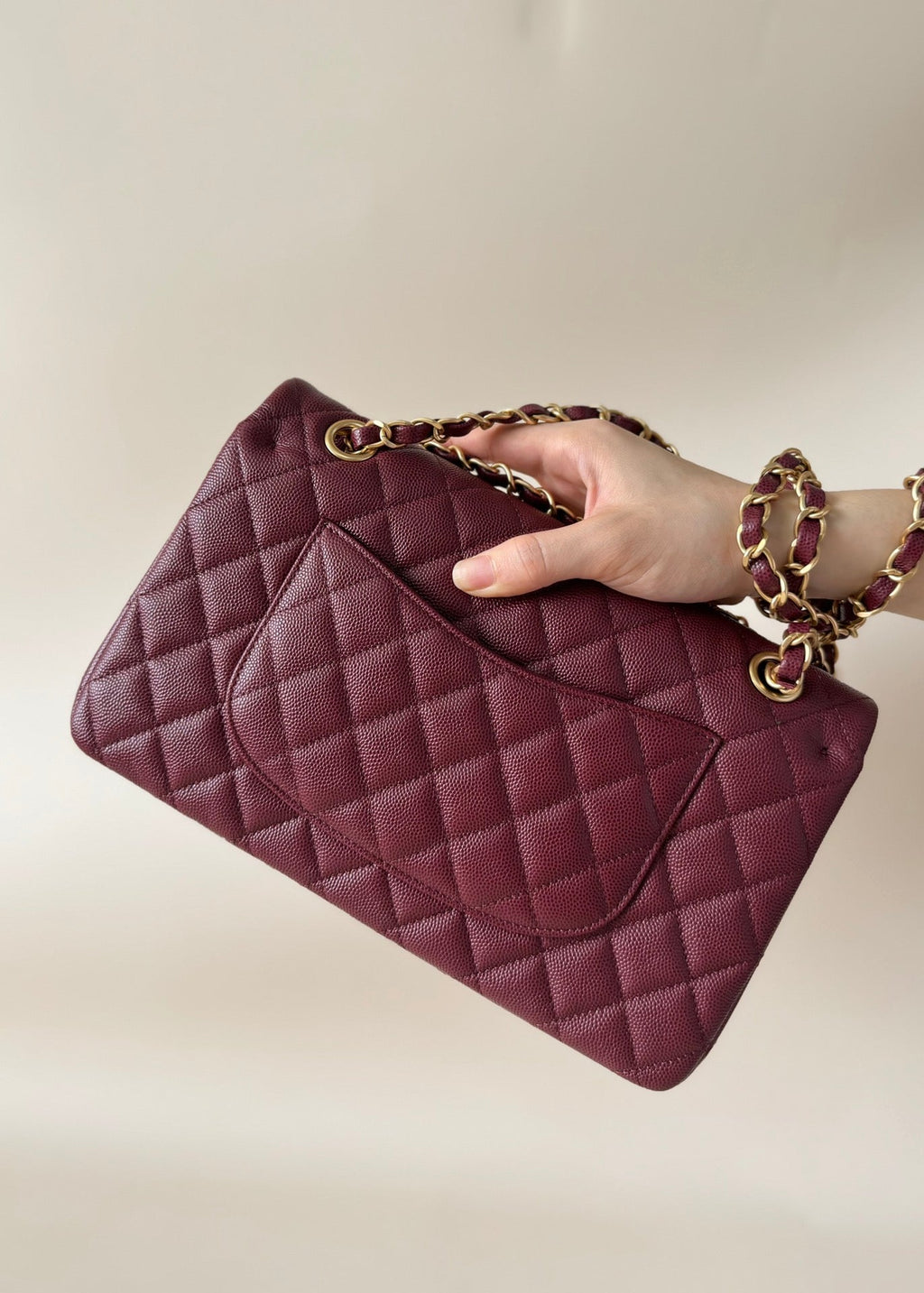 FLAP BAG MEDIUM 25 BURGUNDY CAVIAR GOLD HARDWARE