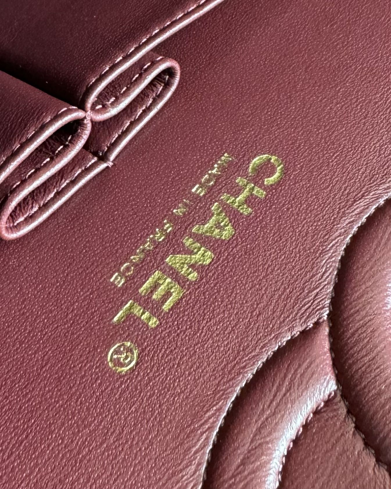 FLAP BAG MEDIUM 25 BURGUNDY CAVIAR GOLD HARDWARE