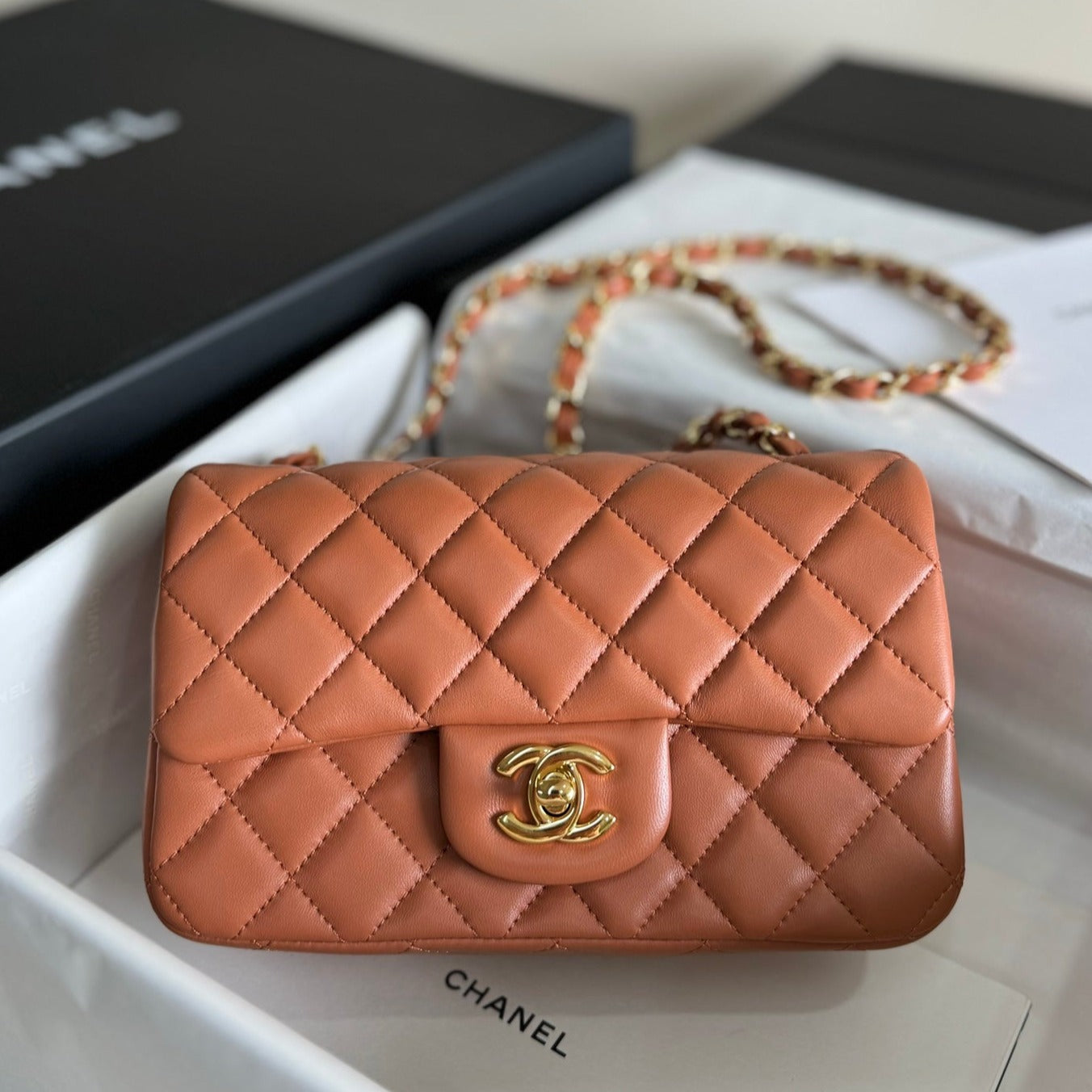 FLAP BAG MINI 20 BROWN LAMBSKIN GOLD HARDWARE