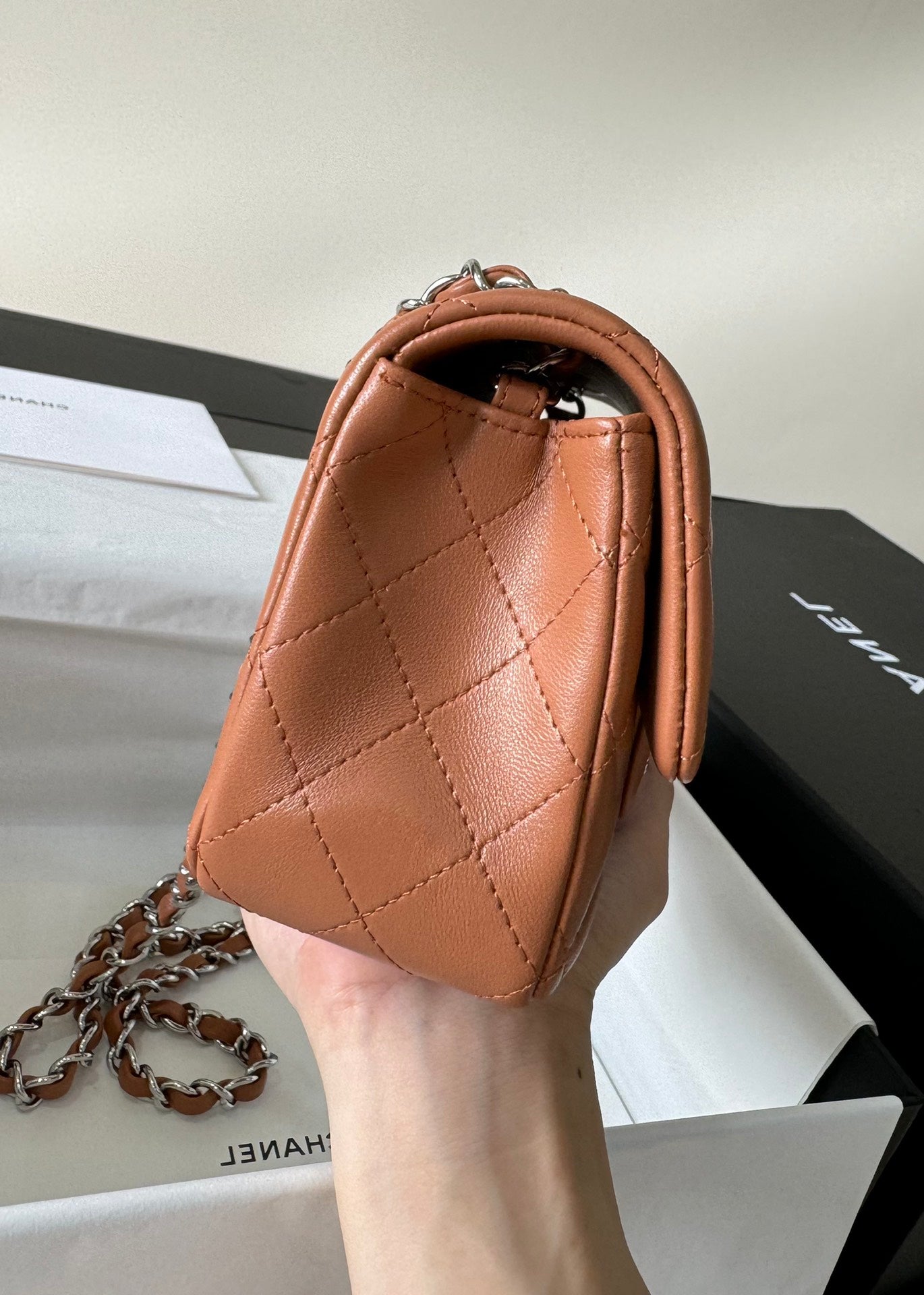FLAP BAG MINI 20 BROWN LAMBSKIN SILVER HARDWARE
