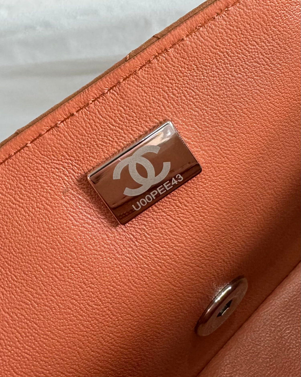 SAC À RABAT MINI 20 EN CUIR D'AGNEAU MARRON QUINCAILLERIE ARGENTÉE 