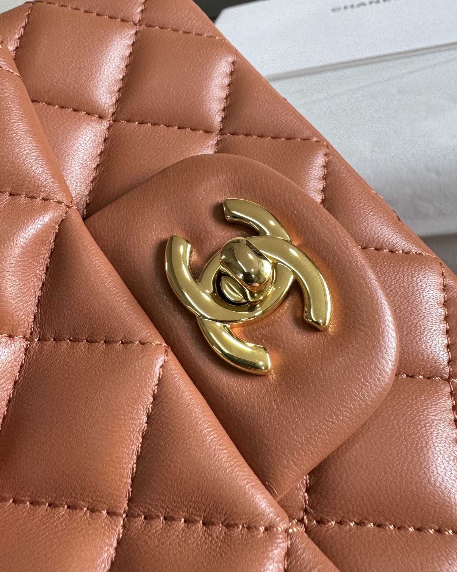 MINI FLAP BAG 17 BROWN LAMBSKIN GOLD HARDWARE