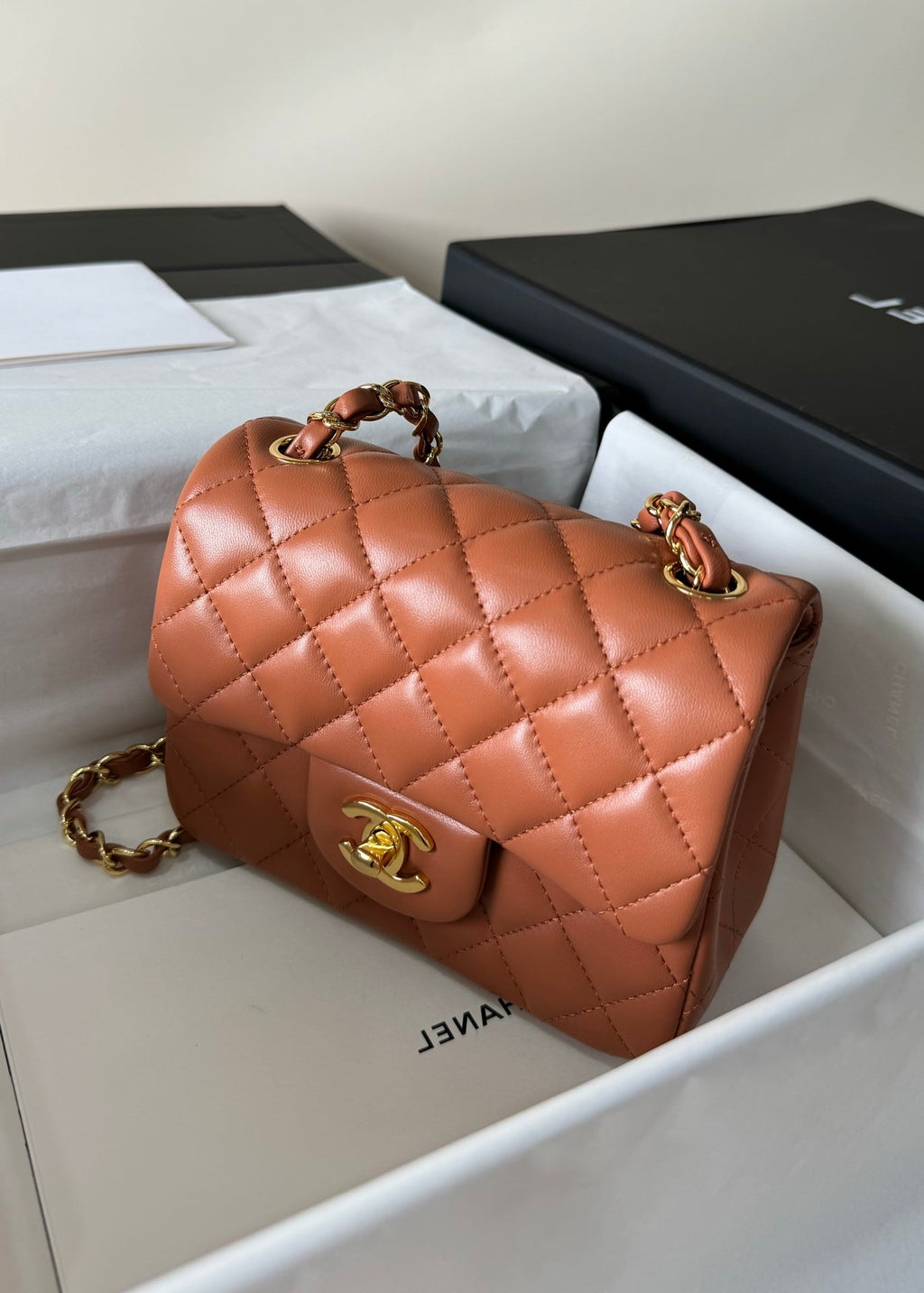 MINI FLAP BAG 17 BROWN LAMBSKIN GOLD HARDWARE