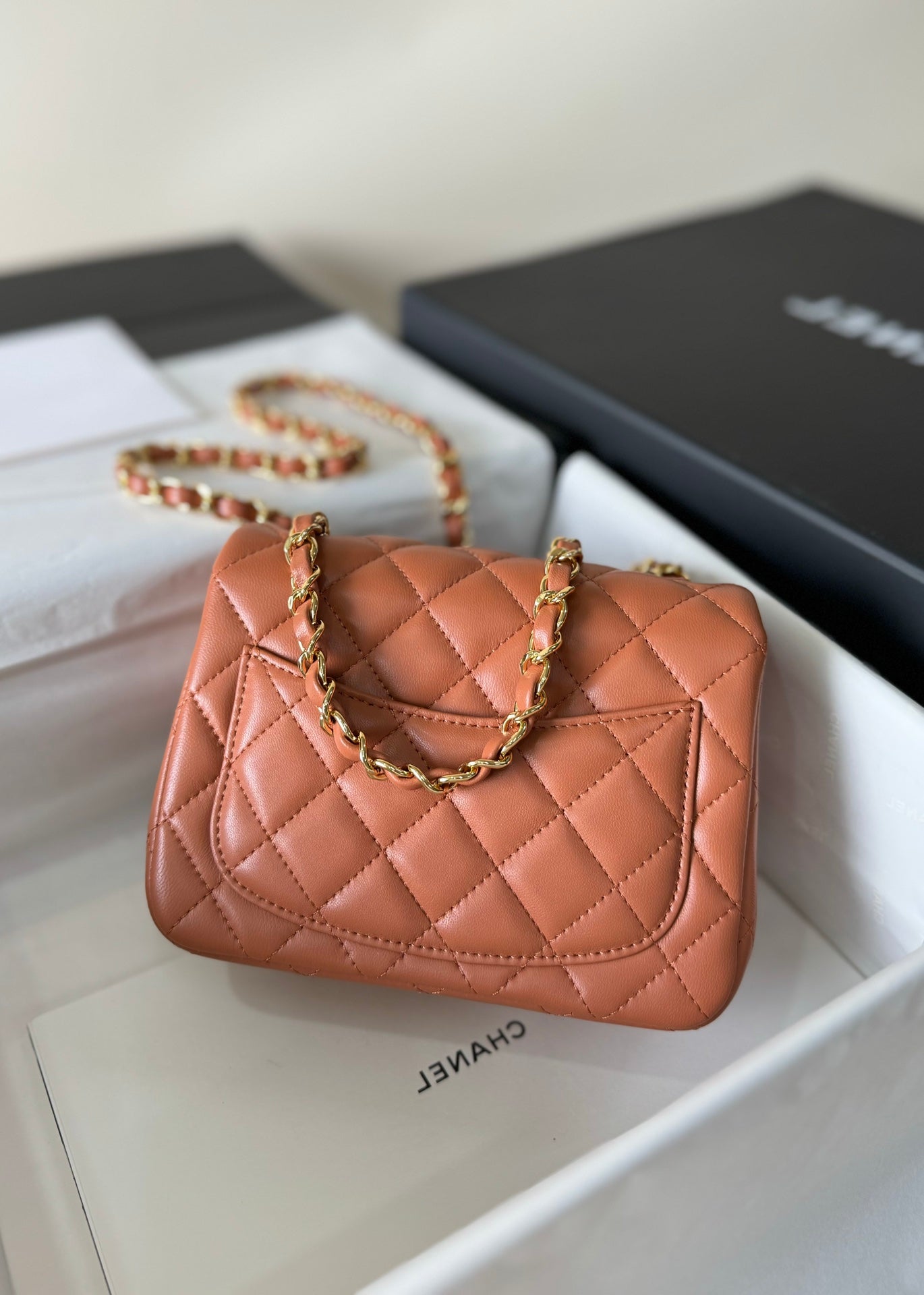 MINI FLAP BAG 17 BROWN LAMBSKIN GOLD HARDWARE