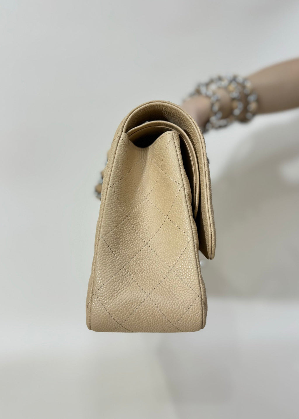 SAC À RABAT MOYEN 25 BEIGE CAVIAR QUINCAILLERIE ARGENTÉE