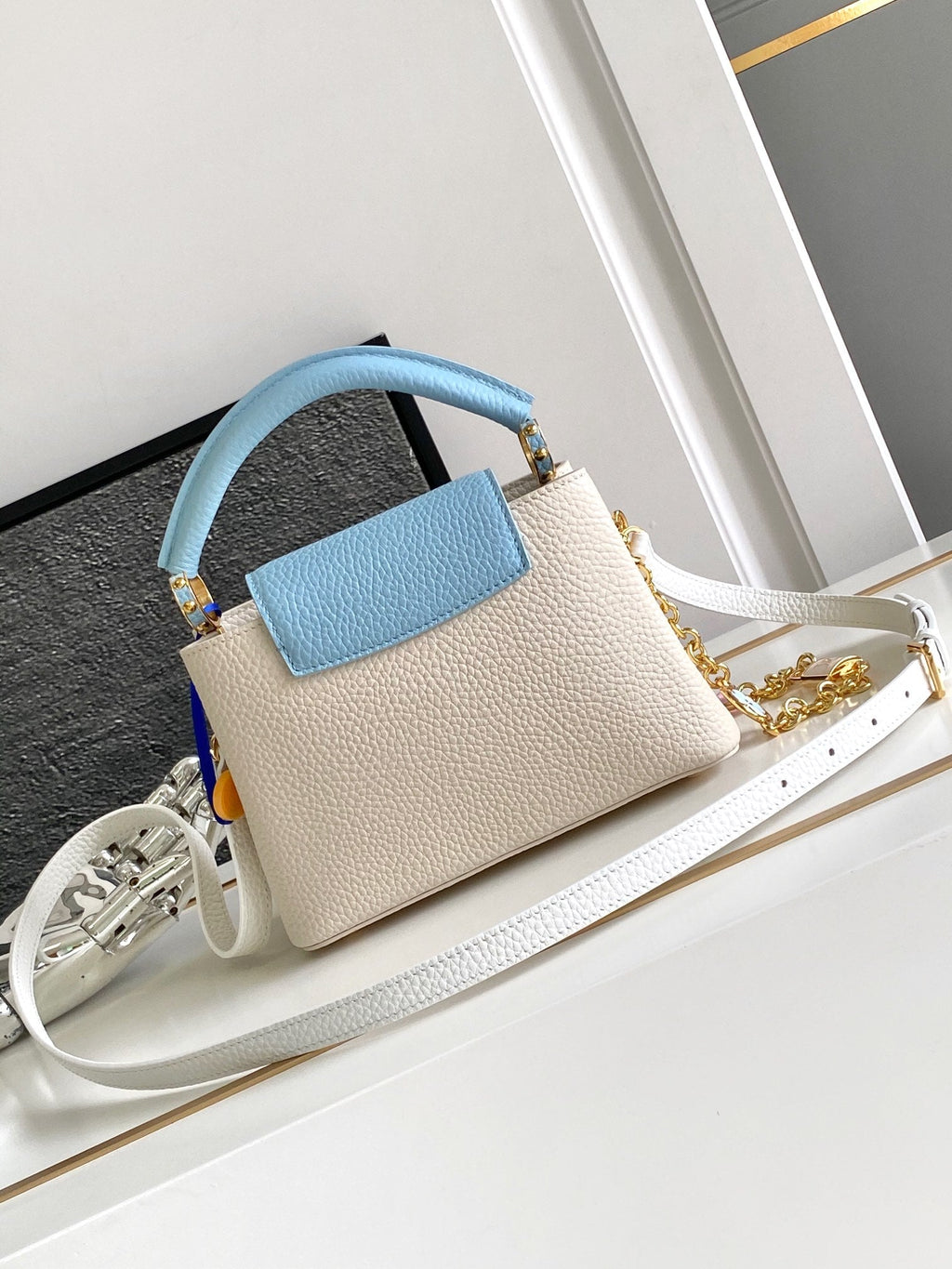 CAPUCINES MINI 21 EN BLANC PERLE MIX BLEU CIEL TAURILLON QUINCAILLERIE OR