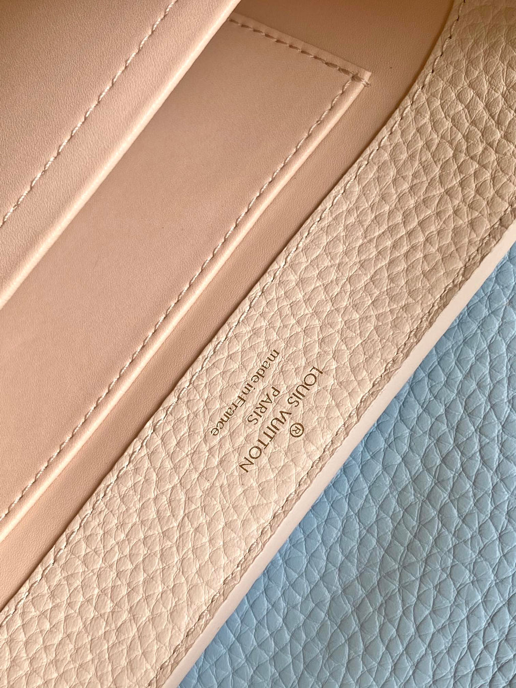 CAPUCINES MINI 21 EN BLANC PERLE MIX BLEU CIEL TAURILLON QUINCAILLERIE OR