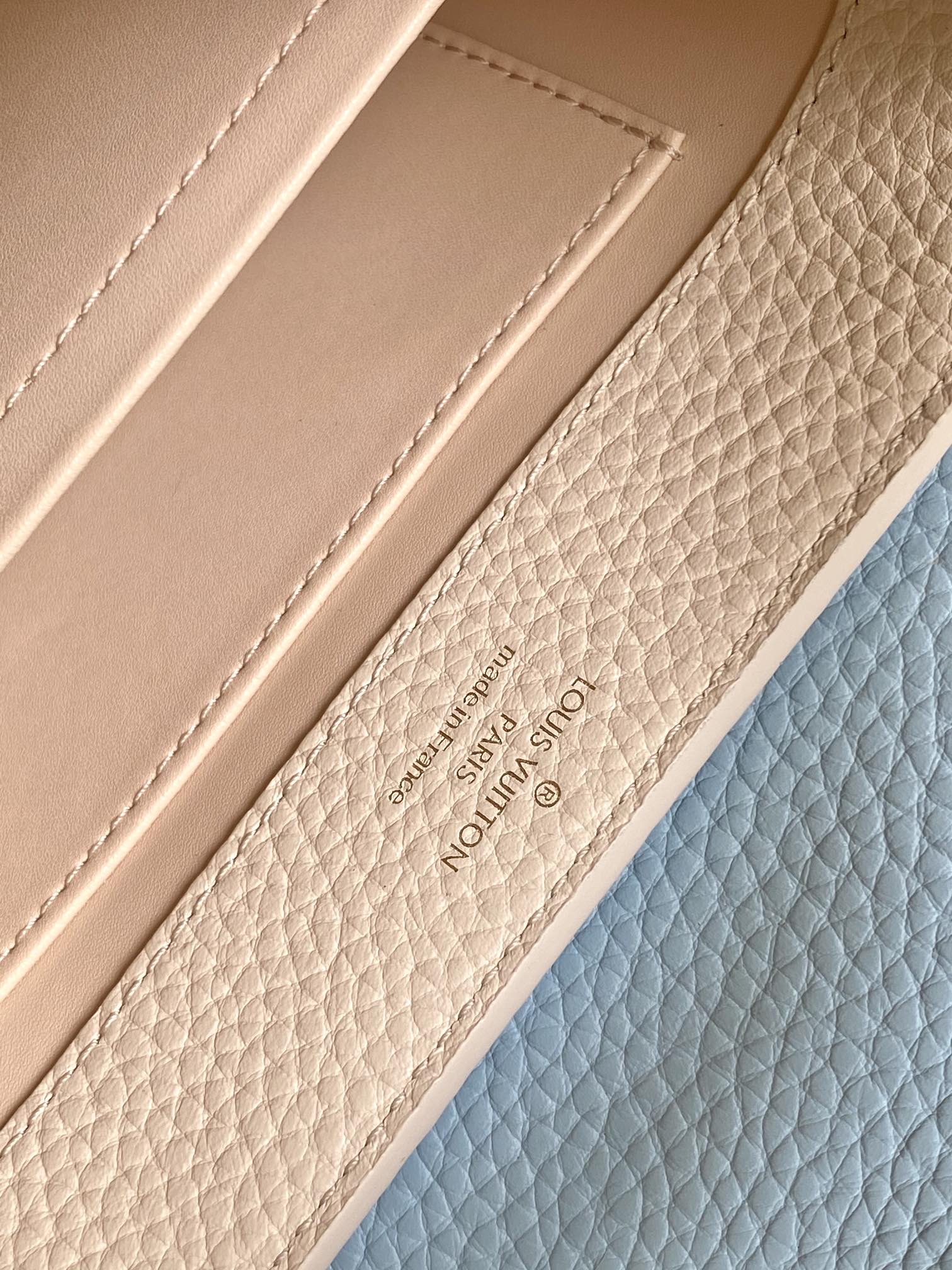 CAPUCINES MINI 21 EN BLANC PERLE MIX BLEU CIEL TAURILLON QUINCAILLERIE OR