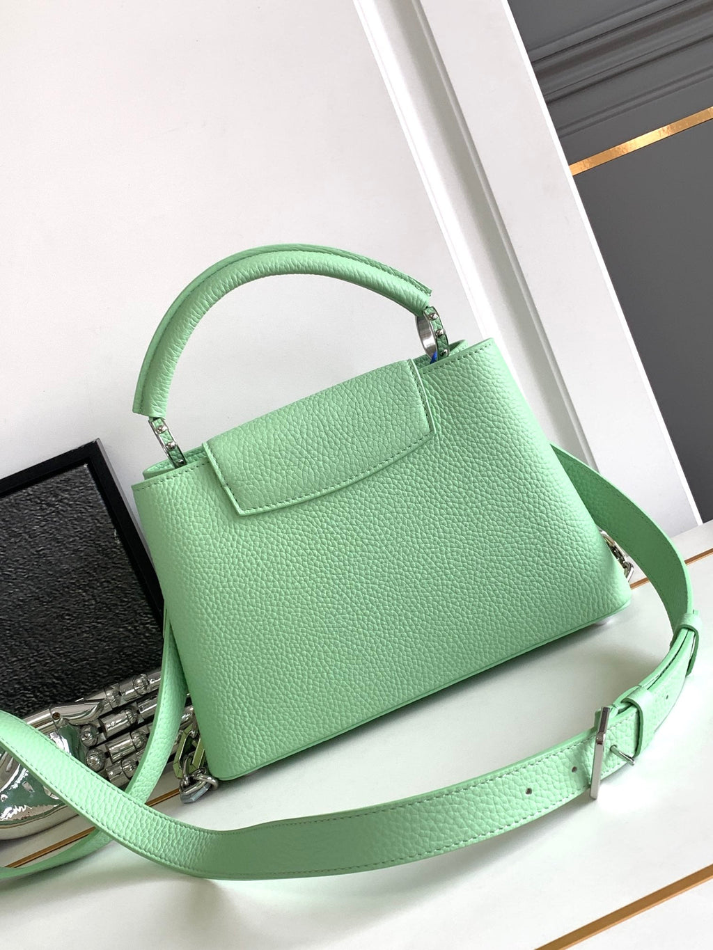 CAPUCINES BB 27 EN VERT CLAIR TAURILLON QUINCAILLERIE ARGENTÉE