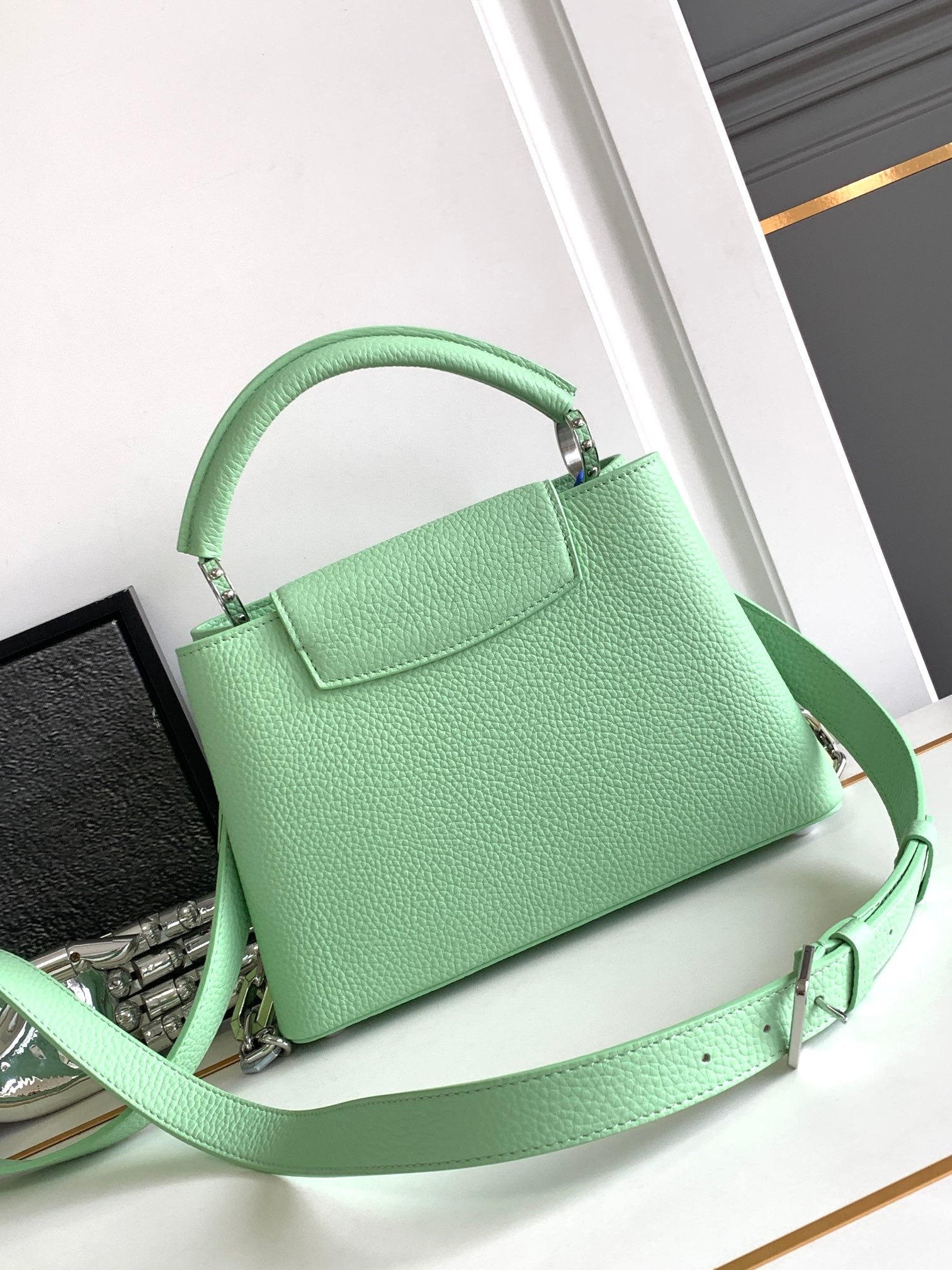 CAPUCINES BB 27 EN VERT CLAIR TAURILLON QUINCAILLERIE ARGENTÉE