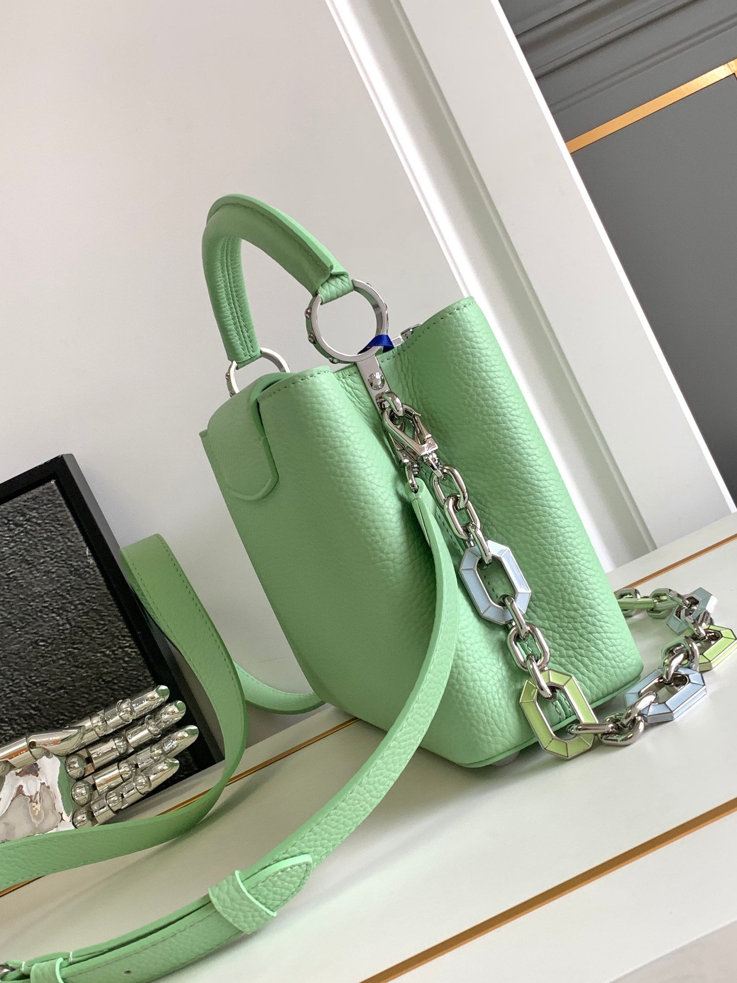 CAPUCINES BB 27 EN VERT CLAIR TAURILLON QUINCAILLERIE ARGENTÉE
