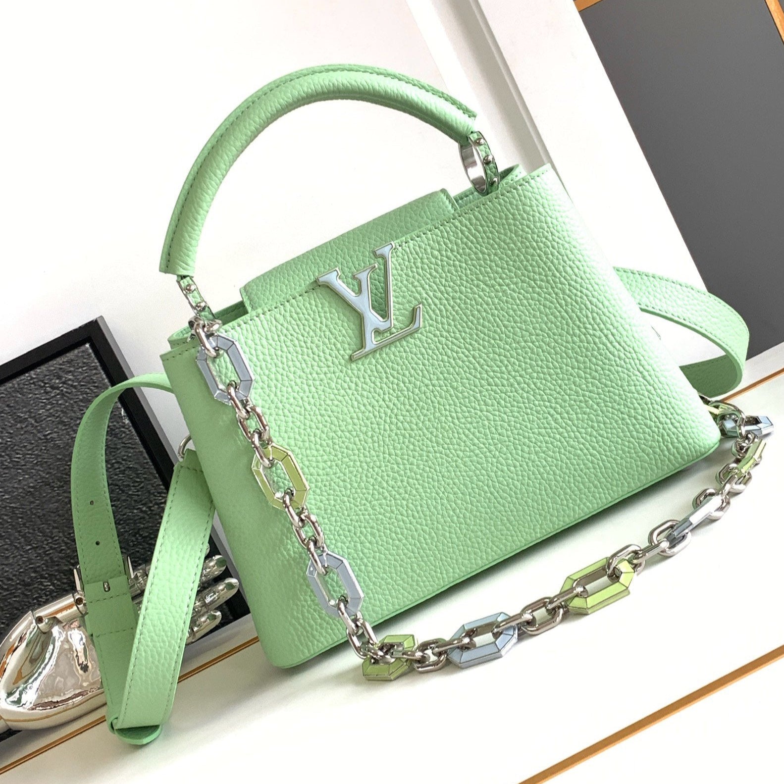 CAPUCINES BB 27 EN VERT CLAIR TAURILLON QUINCAILLERIE ARGENTÉE