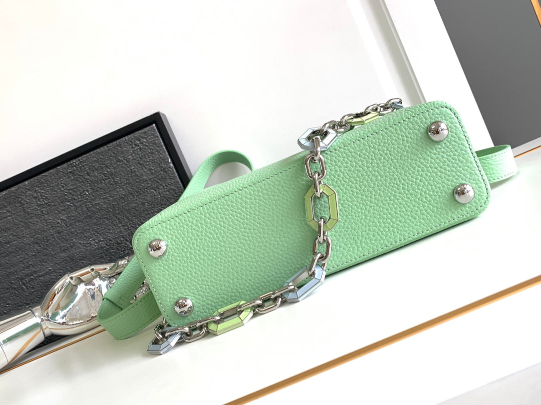CAPUCINES BB 27 EN VERT CLAIR TAURILLON QUINCAILLERIE ARGENTÉE
