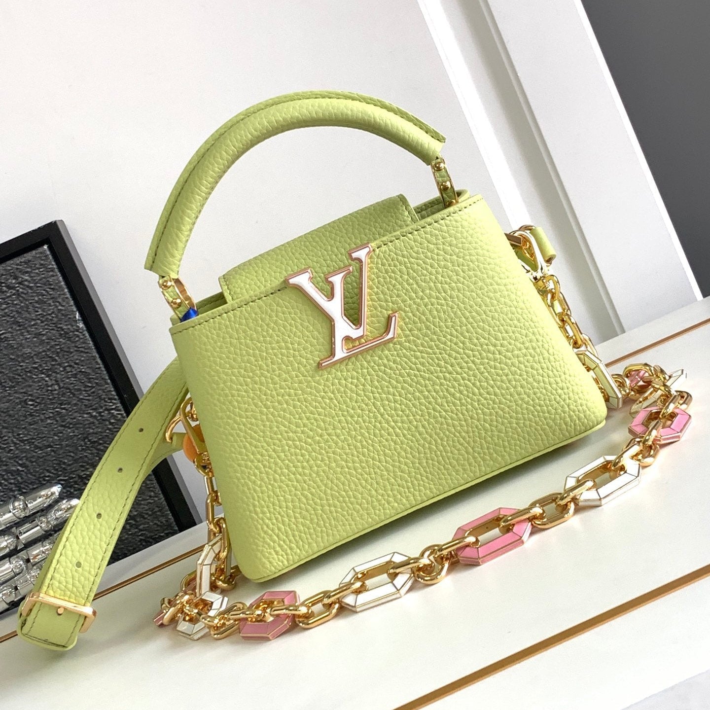 CAPUCINES MINI 21 EN QUINCAILLERIE OR TAURILLON VERT POIRE