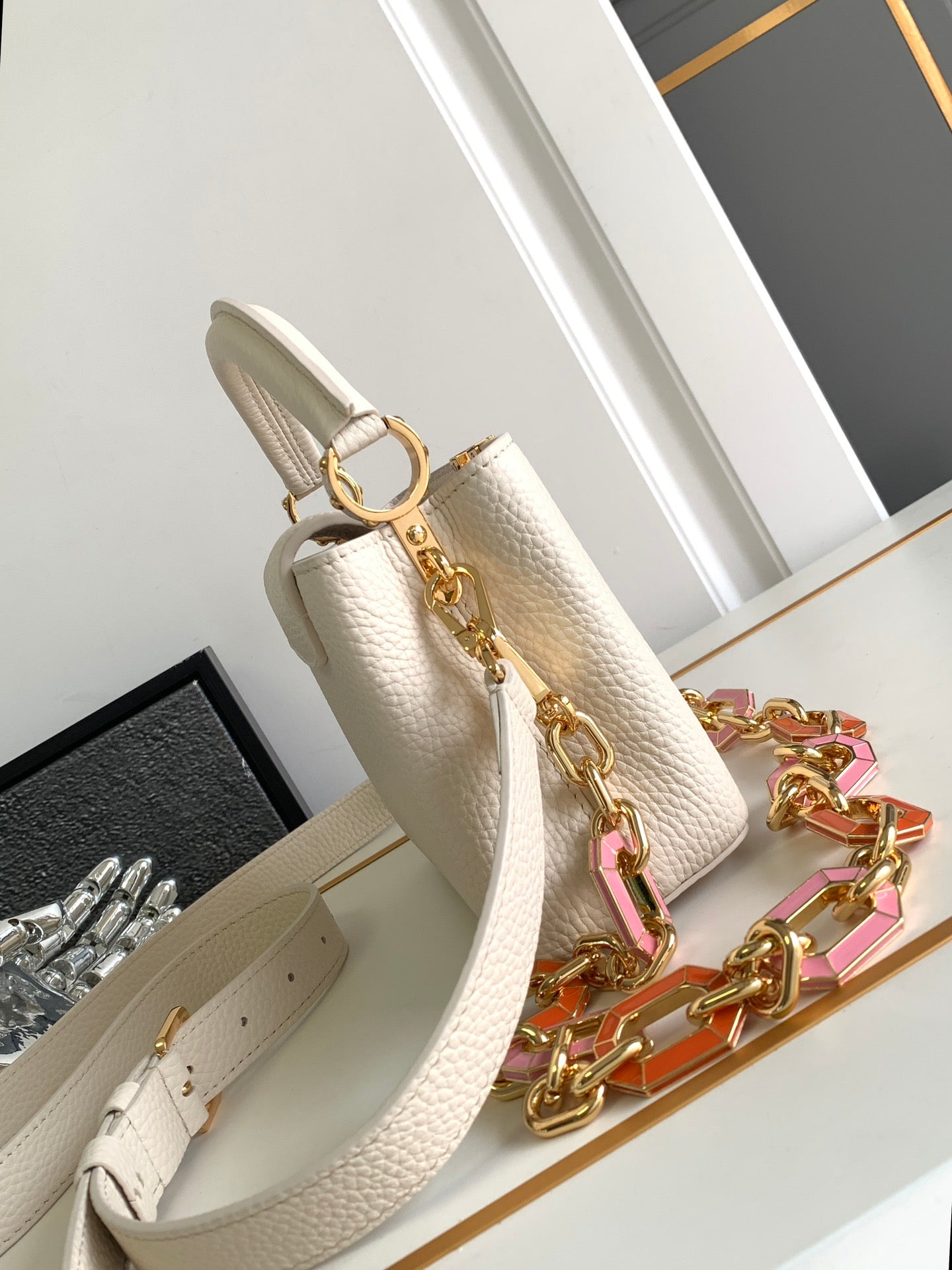 CAPUCINES MINI 21 EN TAURILLON BLANC PERLE QUINCAILLERIE OR