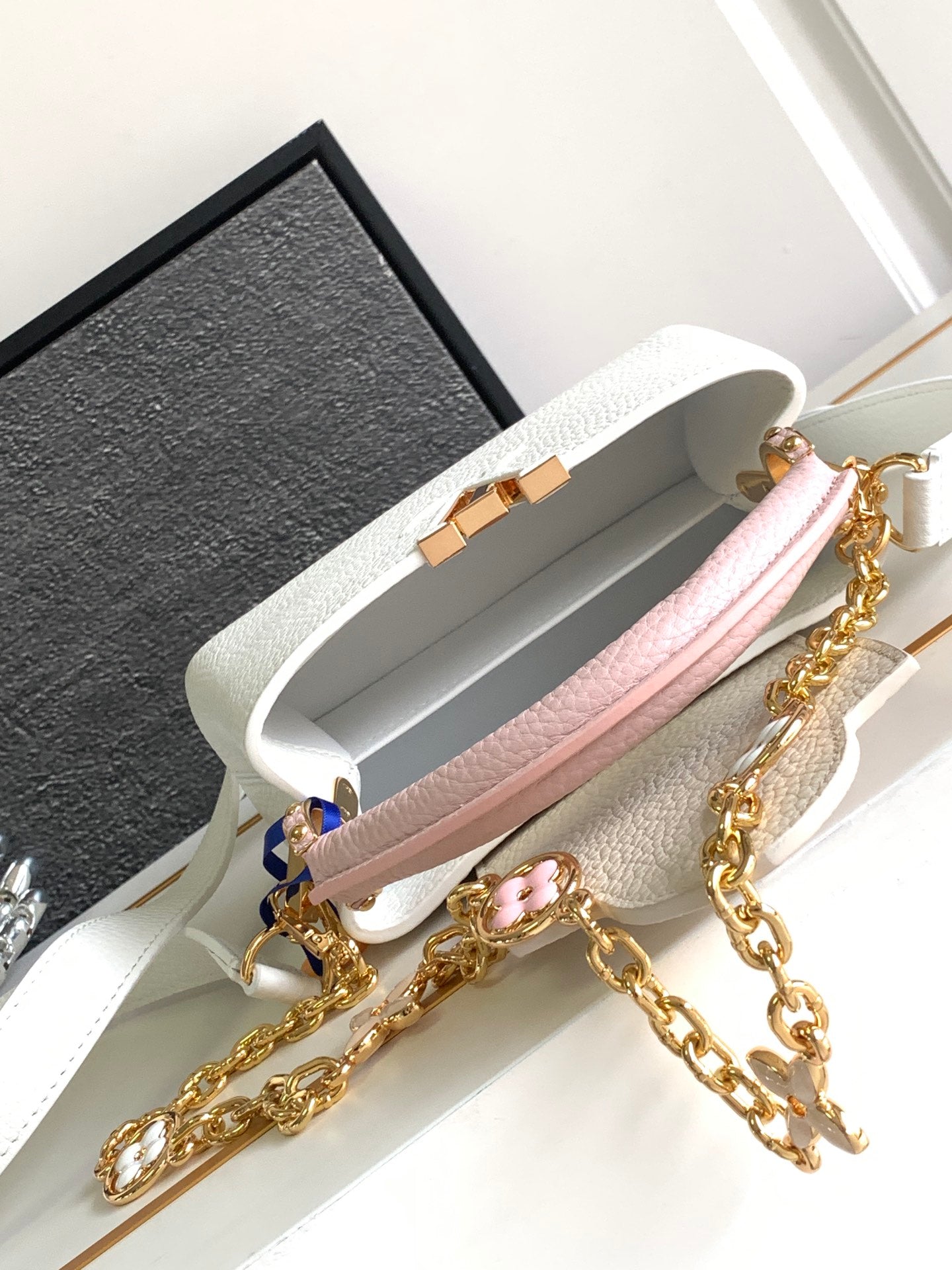 CAPUCINES MINI 21 EN BLANC MIX ROSE ET BEIGE TAURILLON QUINCAILLERIE OR