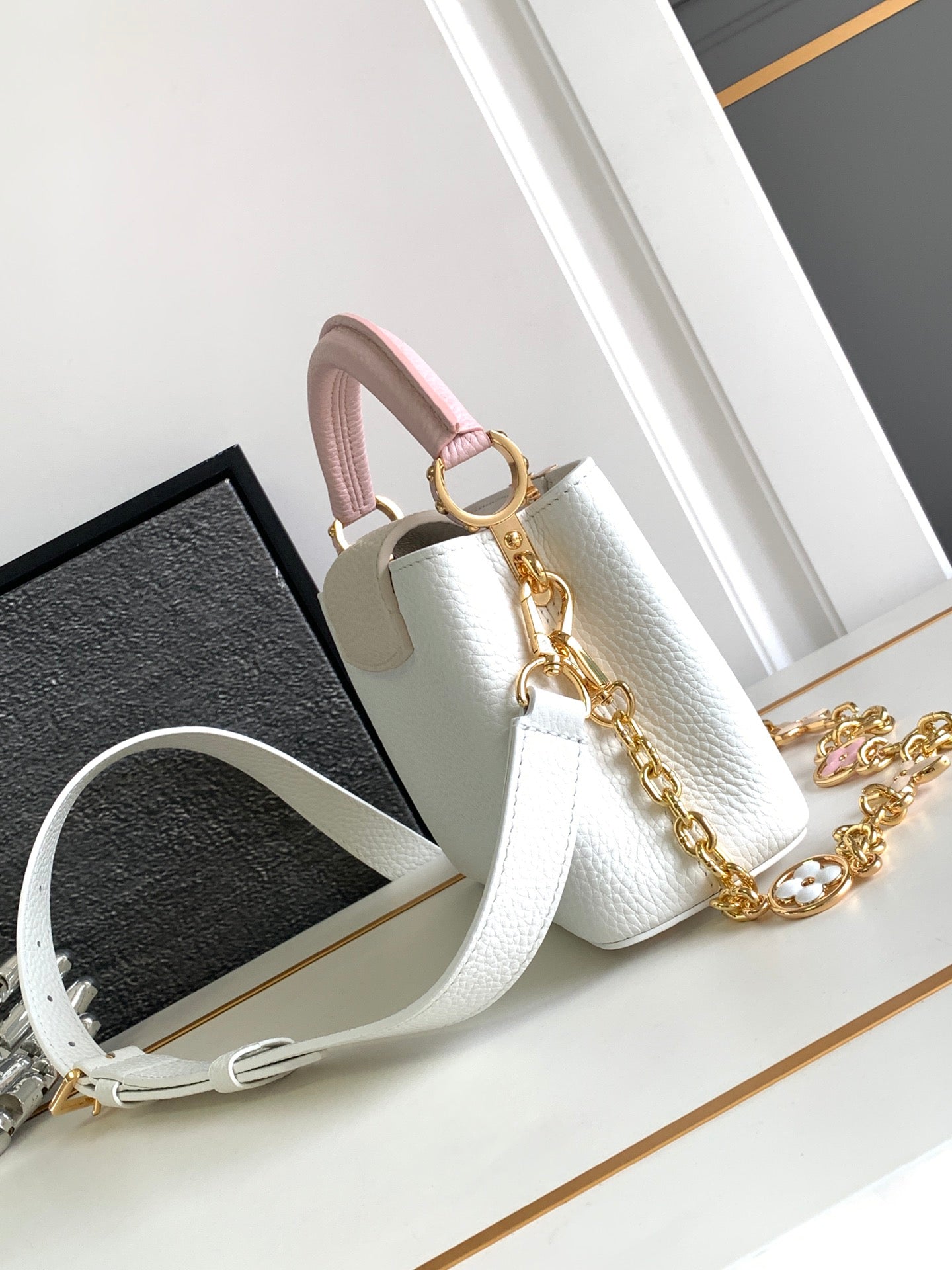 CAPUCINES MINI 21 EN BLANC MIX ROSE ET BEIGE TAURILLON QUINCAILLERIE OR