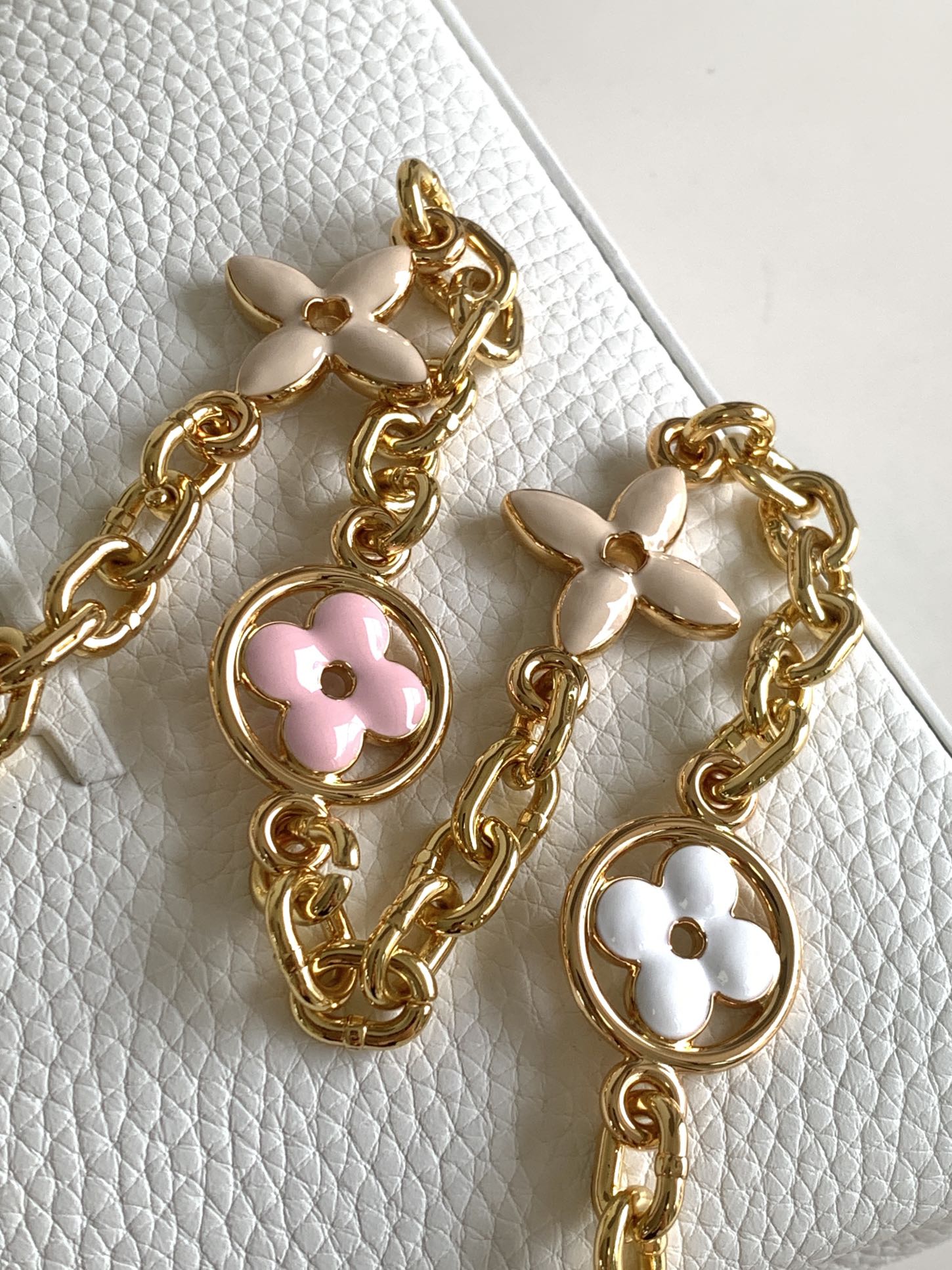 CAPUCINES MINI 21 EN BLANC MIX ROSE ET BEIGE TAURILLON QUINCAILLERIE OR