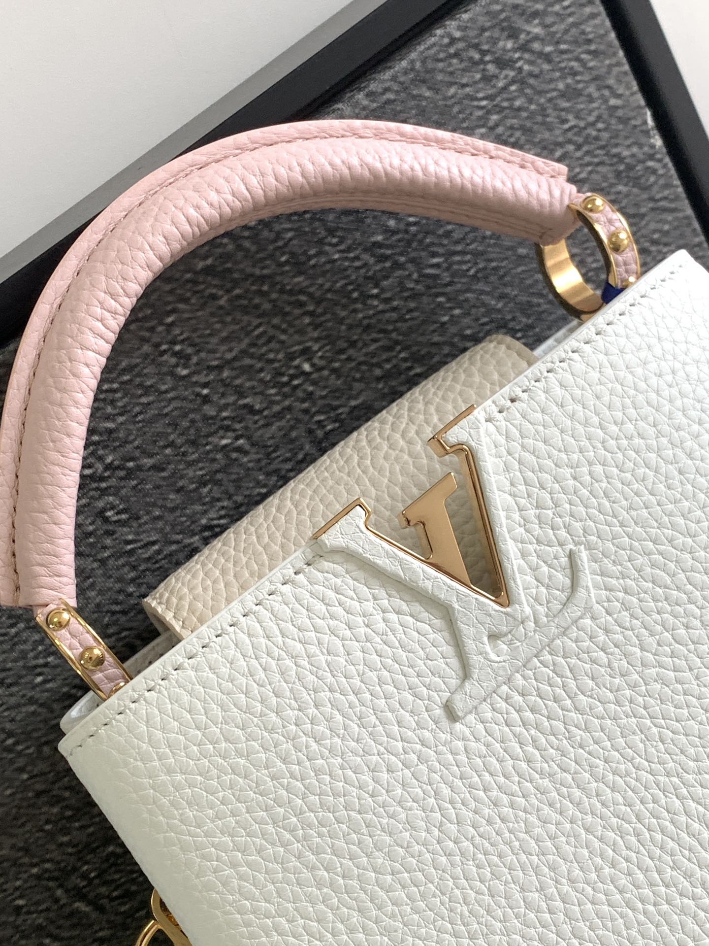 CAPUCINES MINI 21 EN BLANC MIX ROSE ET BEIGE TAURILLON QUINCAILLERIE OR