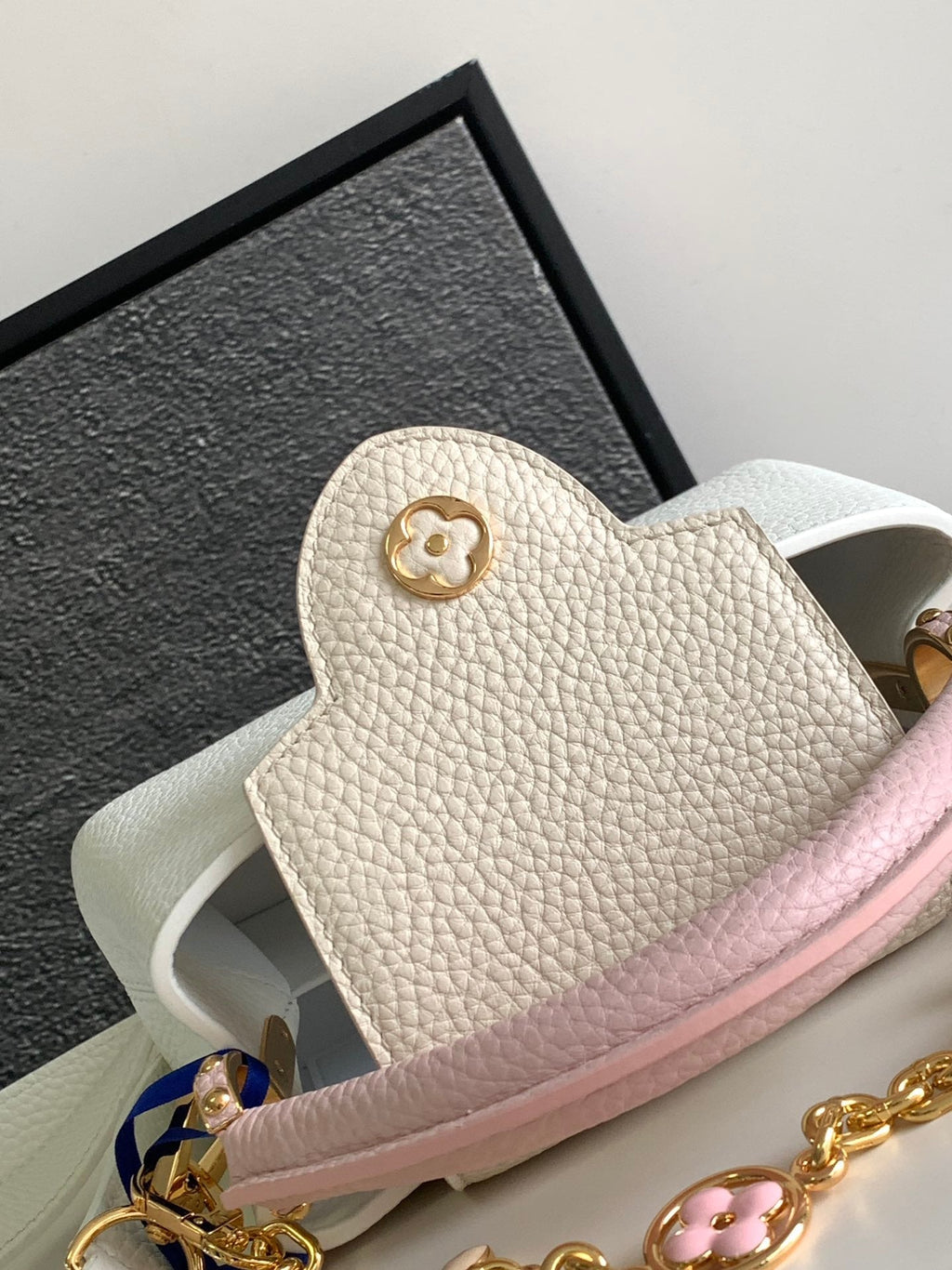 CAPUCINES MINI 21 EN BLANC MIX ROSE ET BEIGE TAURILLON QUINCAILLERIE OR