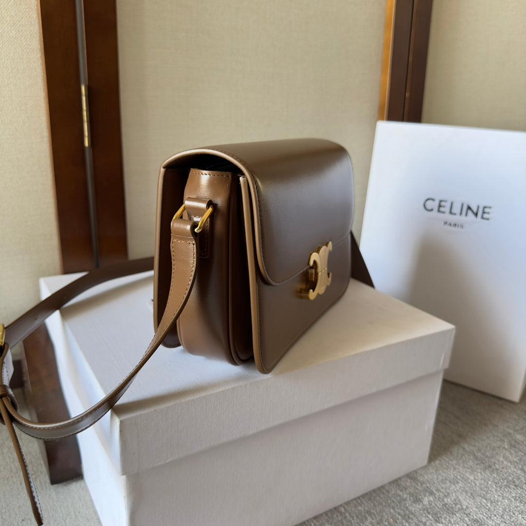 CLASSIQUE TRIOMPHE 22 CUIR DE VEAU MARRON FONCÉ ACIER DORÉ