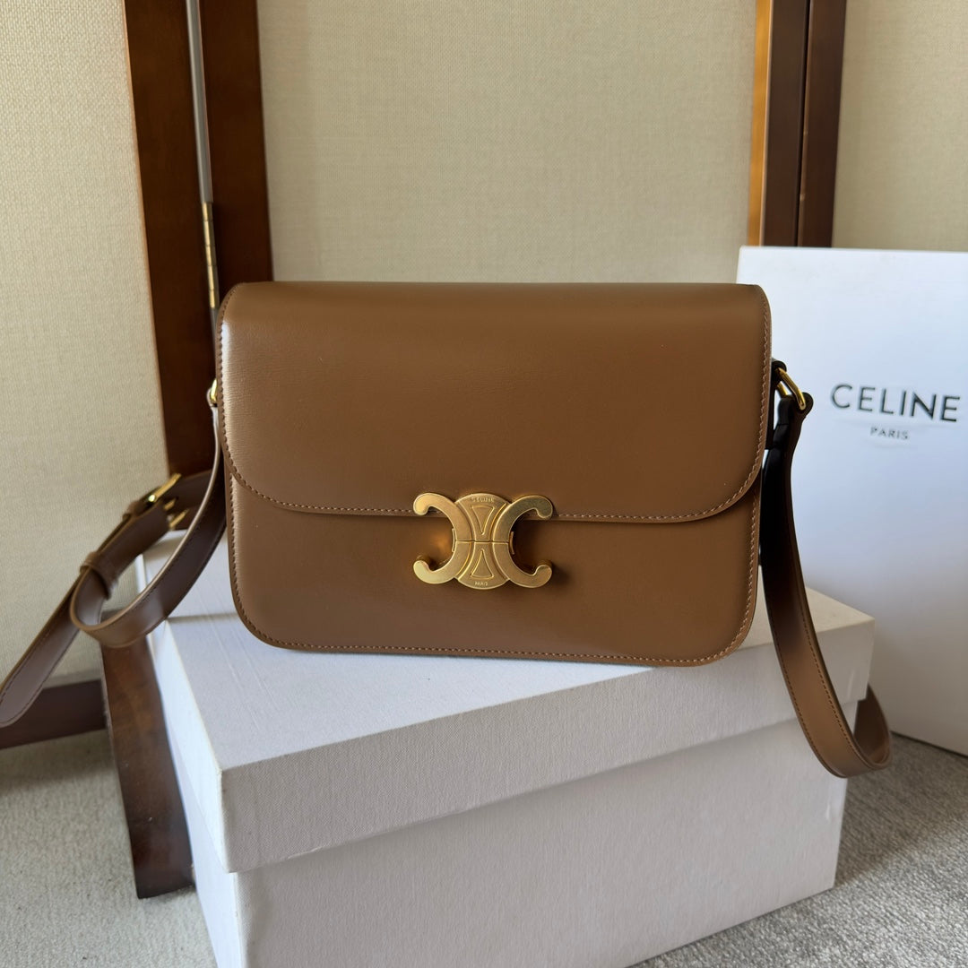 CLASSIQUE TRIOMPHE 22 CUIR DE VEAU MARRON FONCÉ ACIER DORÉ
