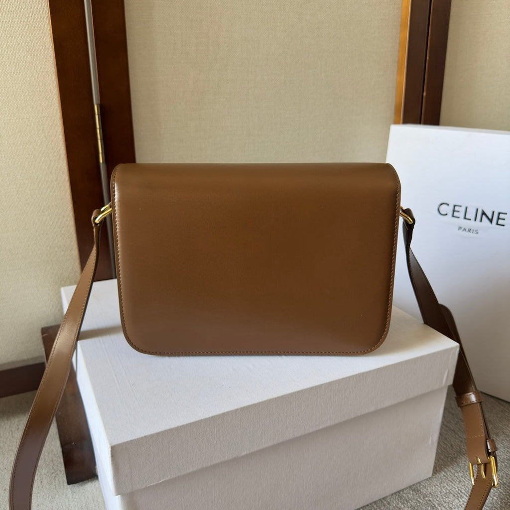 CLASSIQUE TRIOMPHE 22 CUIR DE VEAU MARRON FONCÉ ACIER DORÉ