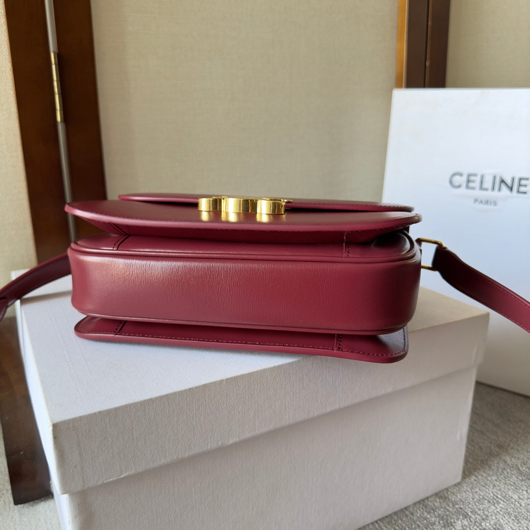 CLASSIQUE TRIOMPHE 22 CUIR DE VEAU ROUGE FONCÉ DORÉ