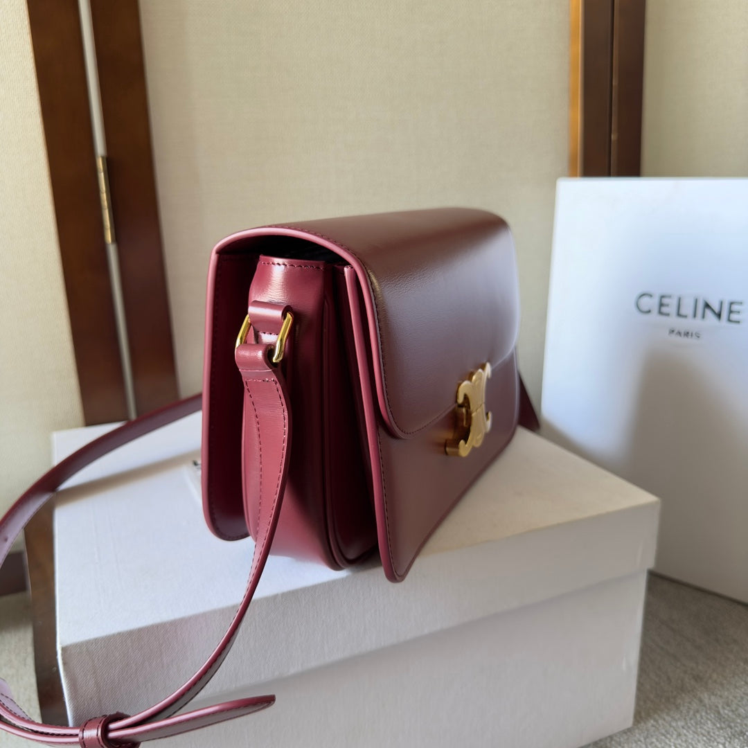 CLASSIQUE TRIOMPHE 22 CUIR DE VEAU ROUGE FONCÉ DORÉ
