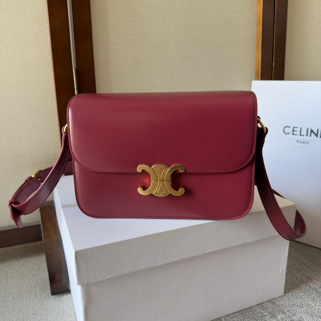 CLASSIQUE TRIOMPHE 22 CUIR DE VEAU ROUGE FONCÉ DORÉ