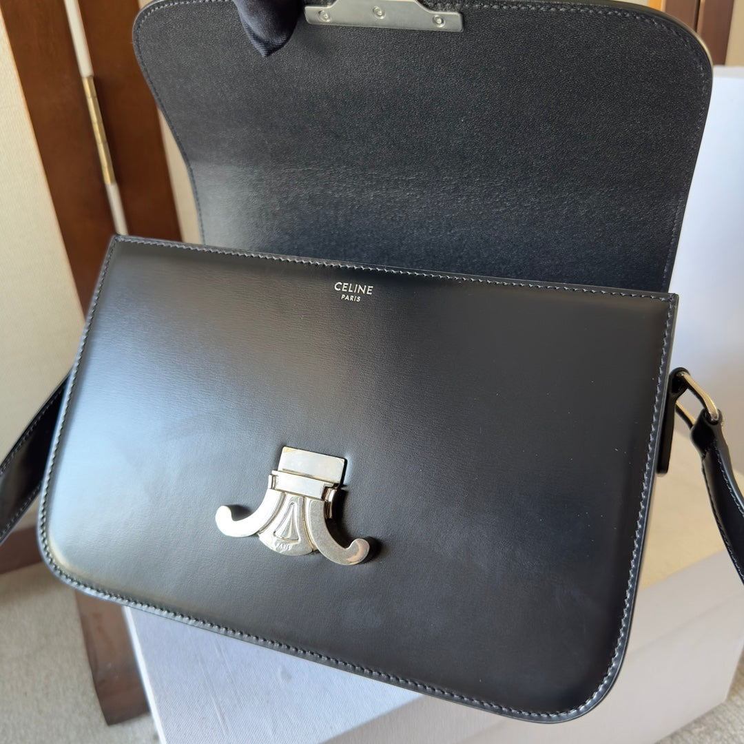 CLASSIQUE TRIOMPHE 22 QUINCAILLERIE EN CUIR DE VEAU NOIR ARGENT