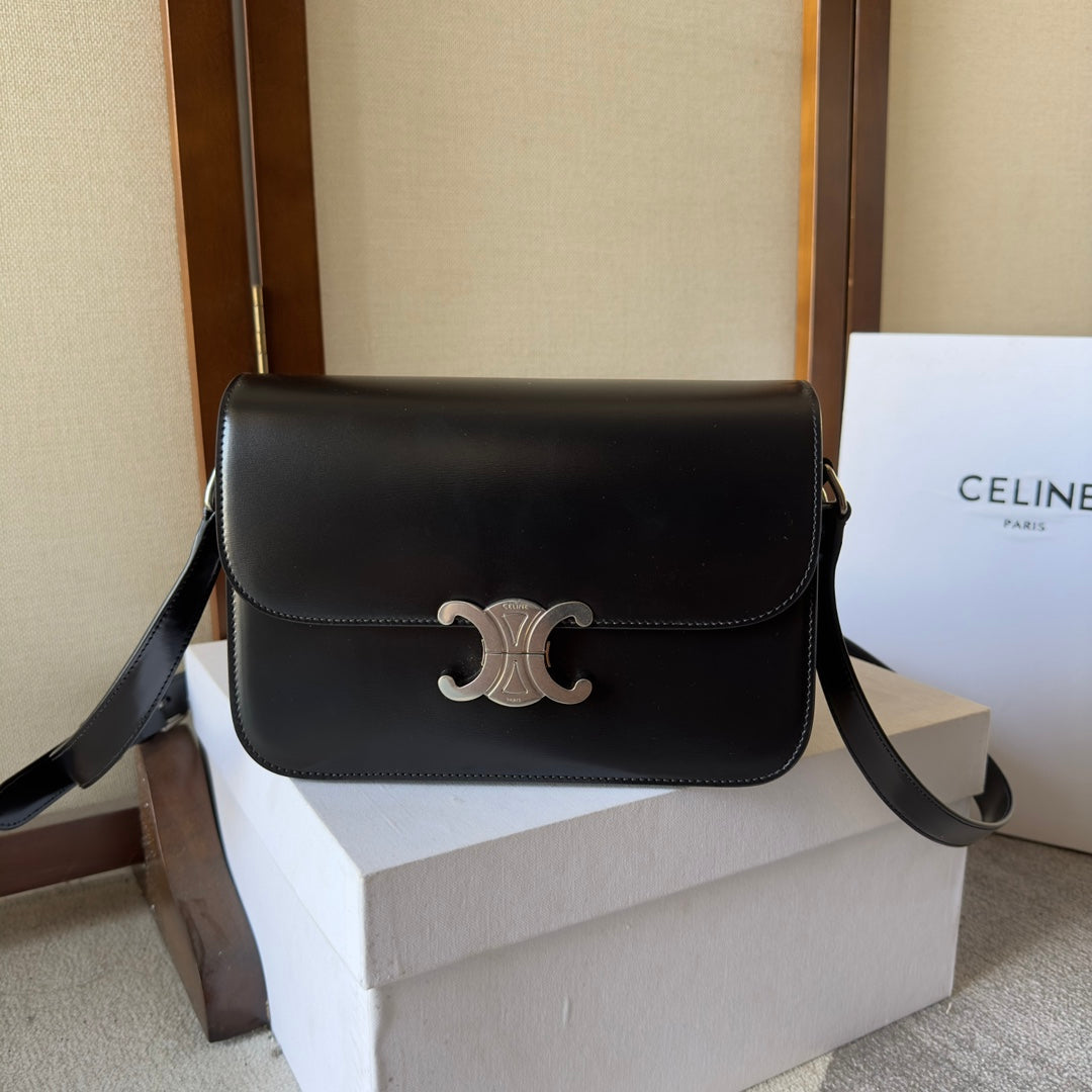 CLASSIQUE TRIOMPHE 22 QUINCAILLERIE EN CUIR DE VEAU NOIR ARGENT
