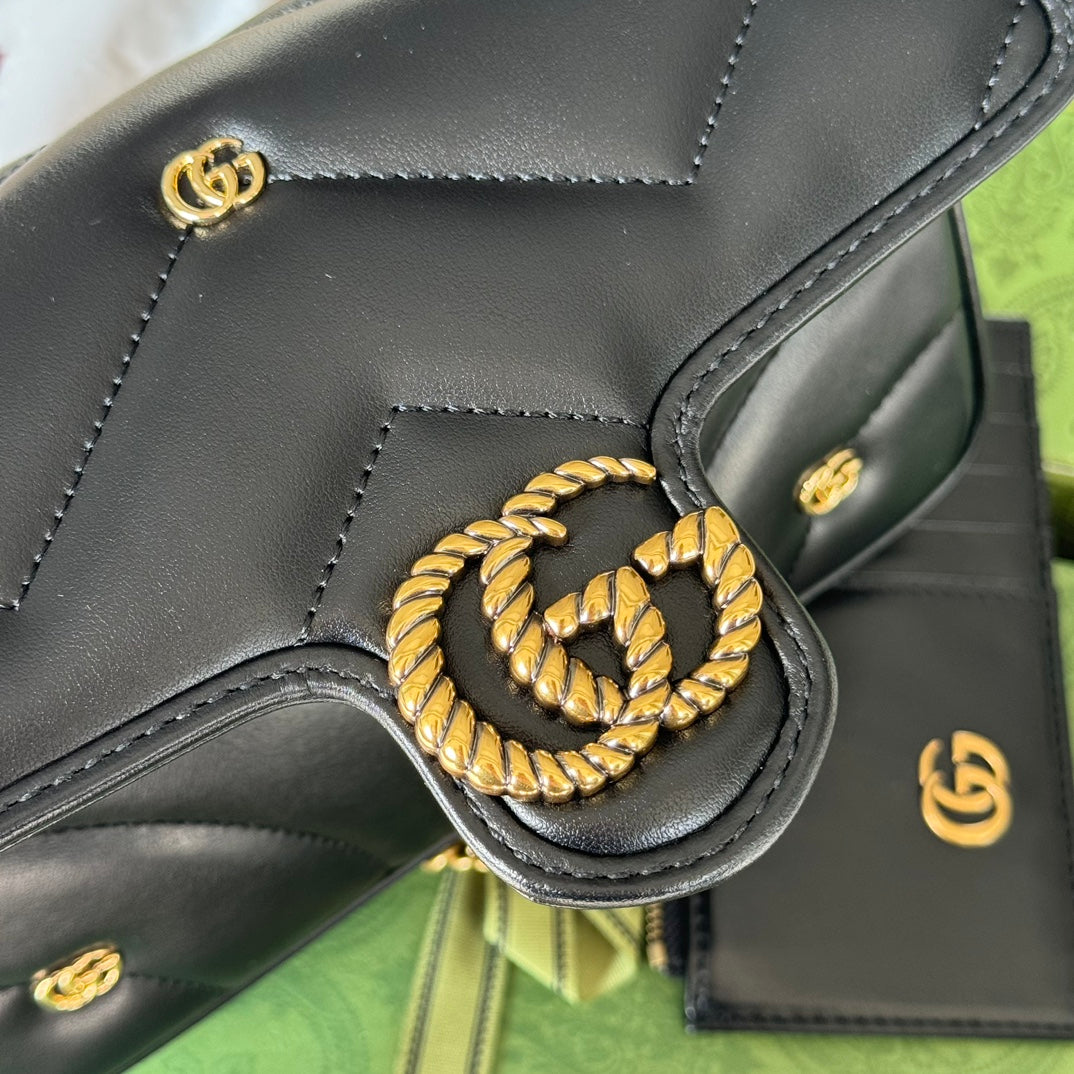 GG MARMONT 21CM EN CUIR DE VEAU NOIR DOUBLE G CLOUS QUINCAILLERIE DORÉ