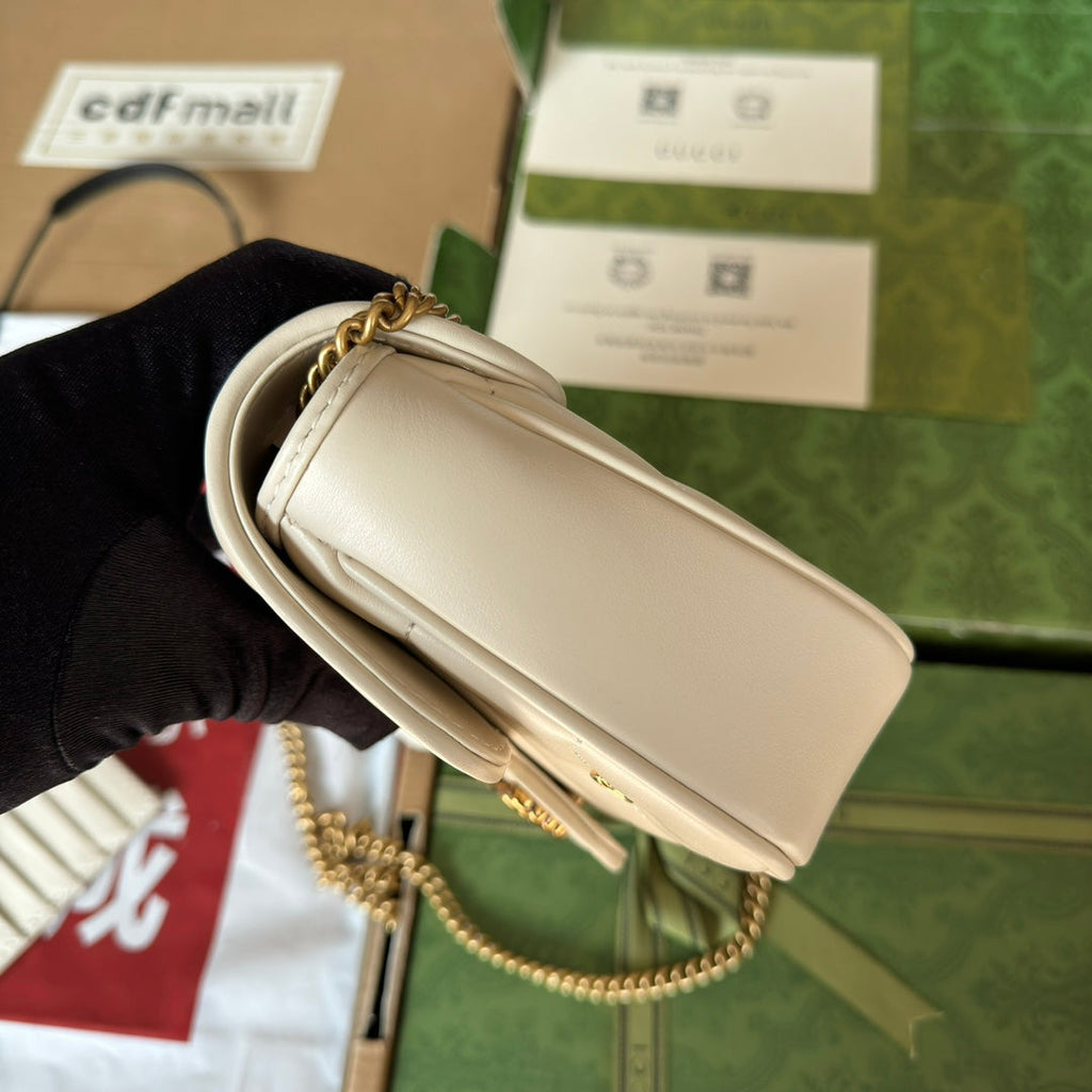 GG MARMONT 21CM EN CUIR DE VEAU BLANC DOUBLE G CLOUS QUINCAILLERIE DORÉ