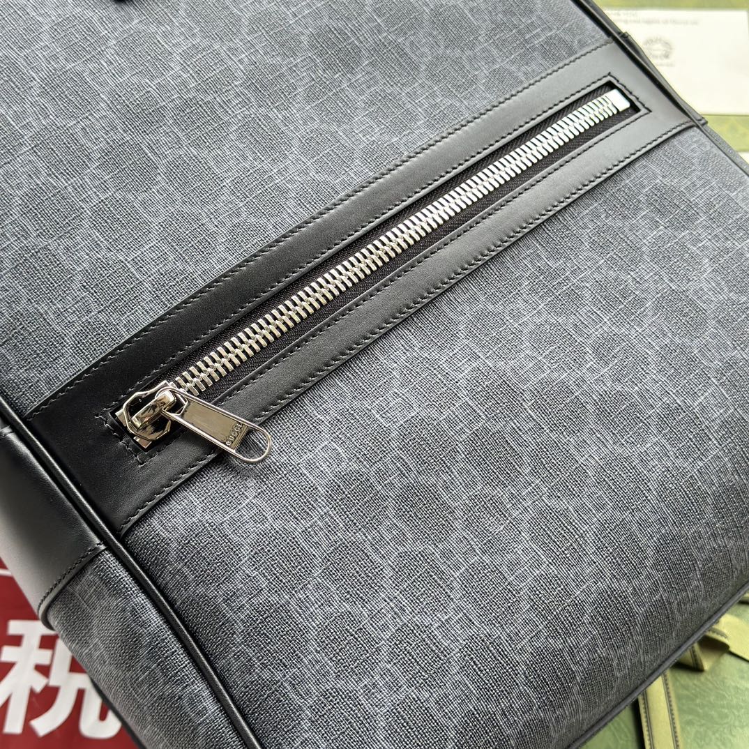 SAC À DOS 44 EN TOILE MONOGRAMME GRISE ET BORDURE EN CUIR NOIR