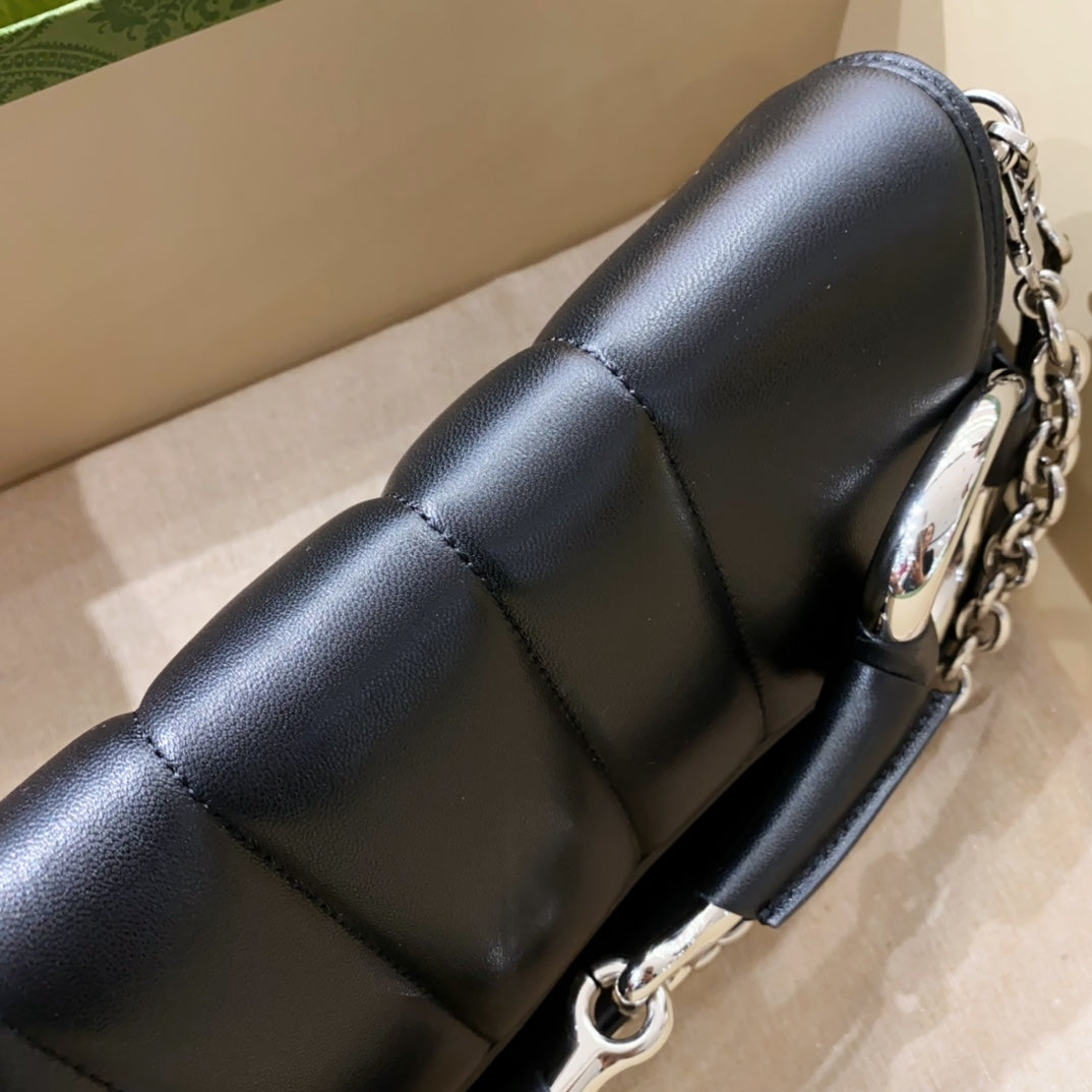 ホースビットチェーンハンドバッグ 38インチ ブラックカーフスキン シルバー金具