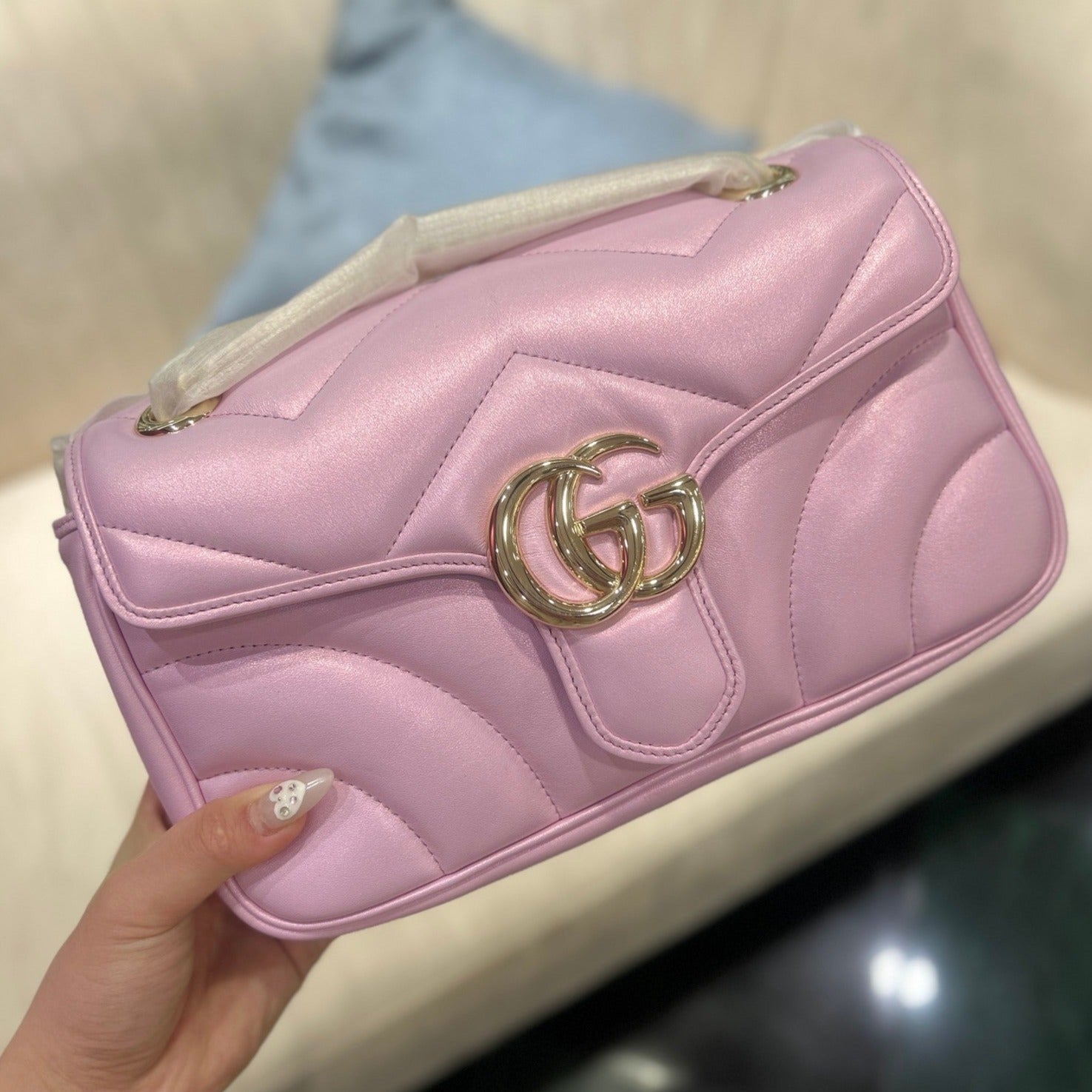 SAC À BANDOULIÈRE MOYEN GG MARMONT 26 EN CUIR DE VEAU ROSE CLAIR