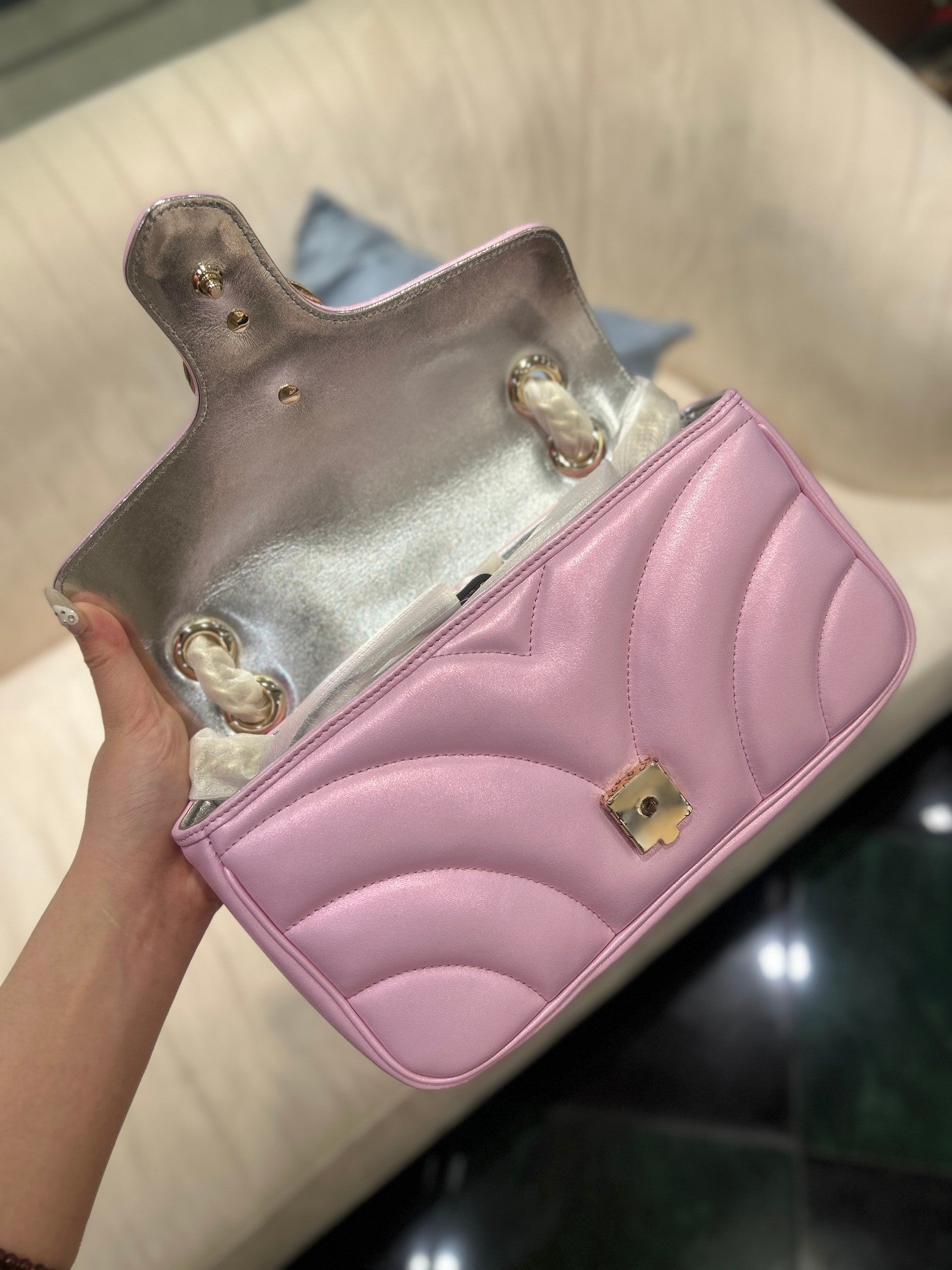 SAC À BANDOULIÈRE MOYEN GG MARMONT 26 EN CUIR DE VEAU ROSE CLAIR