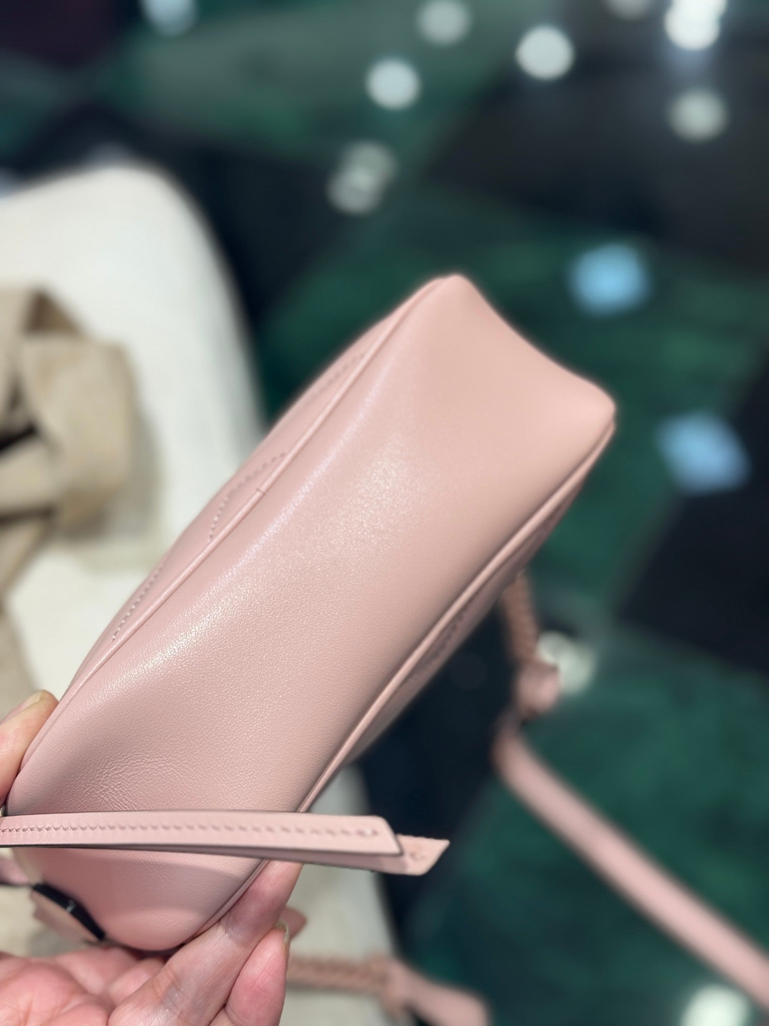 SAC À BANDOULIÈRE GG MINI 18 MARMONT MATELASSÉ EN CUIR DE VEAU ROSE CLAIR