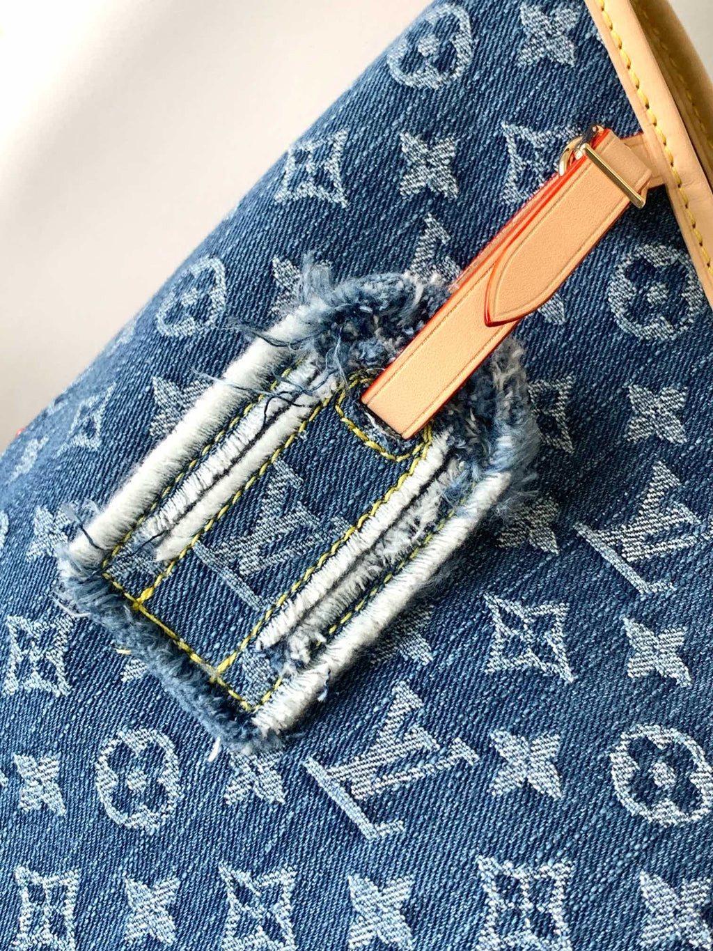 SAC FOURRE-TOUT MM 39 EN DENIM MONOGRAMME BLEU
