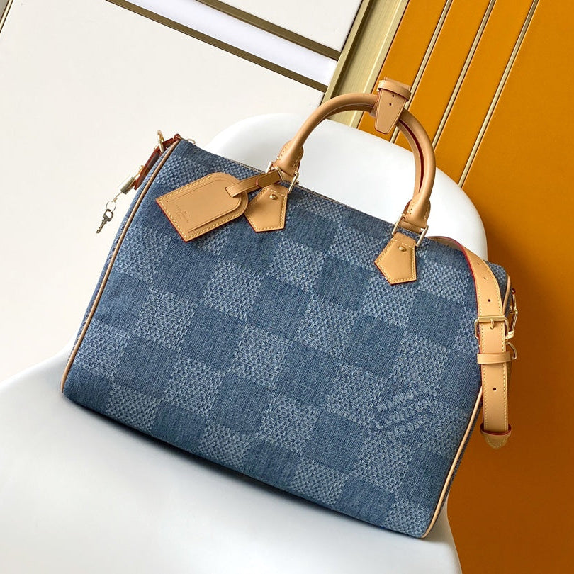SPEEDY BANDOULIÈRE 40 EN DENIM DAMIER BLEU modèle 3D