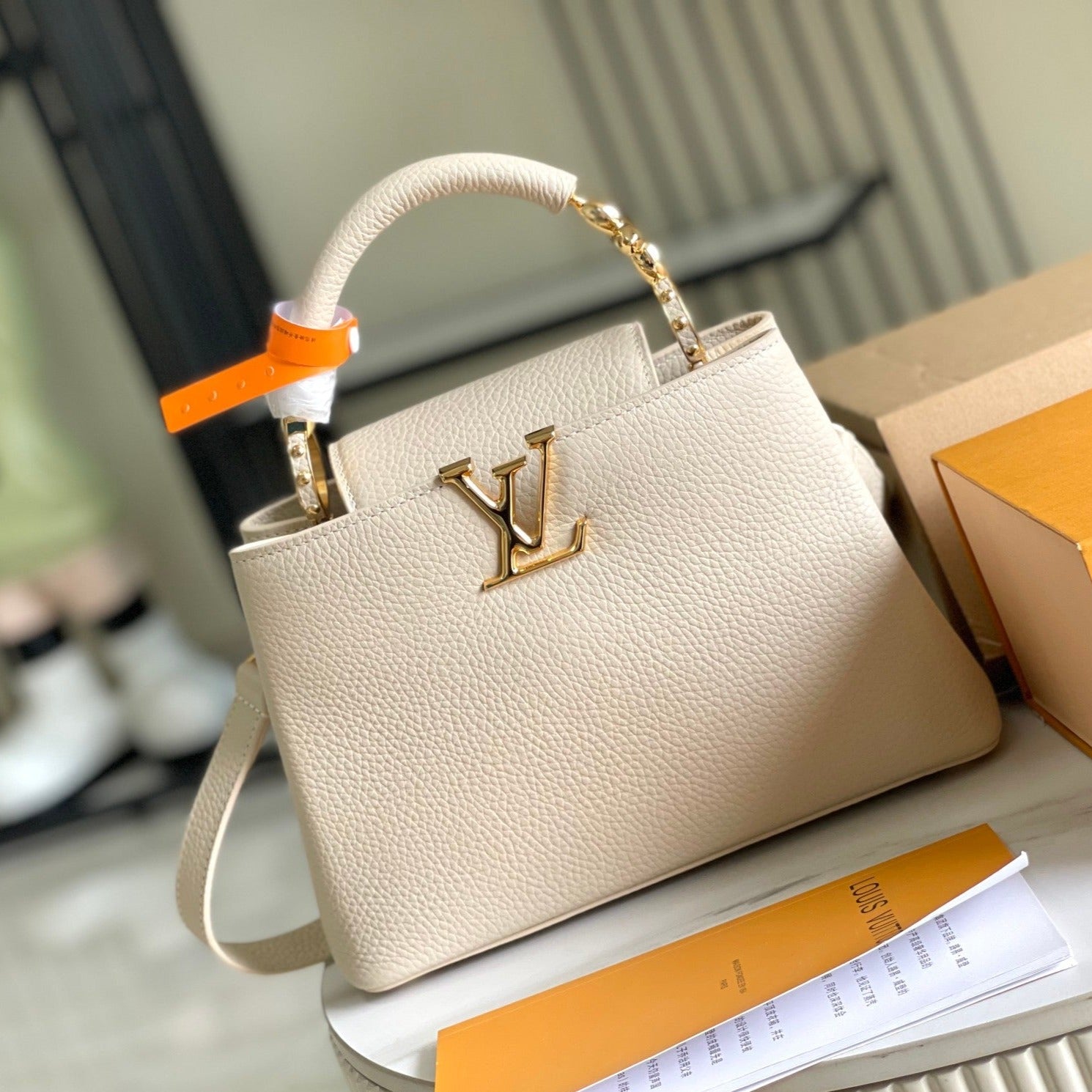 CAPUCINES BB 27 QUINCAILLERIE BEIGE TAURILLON OR