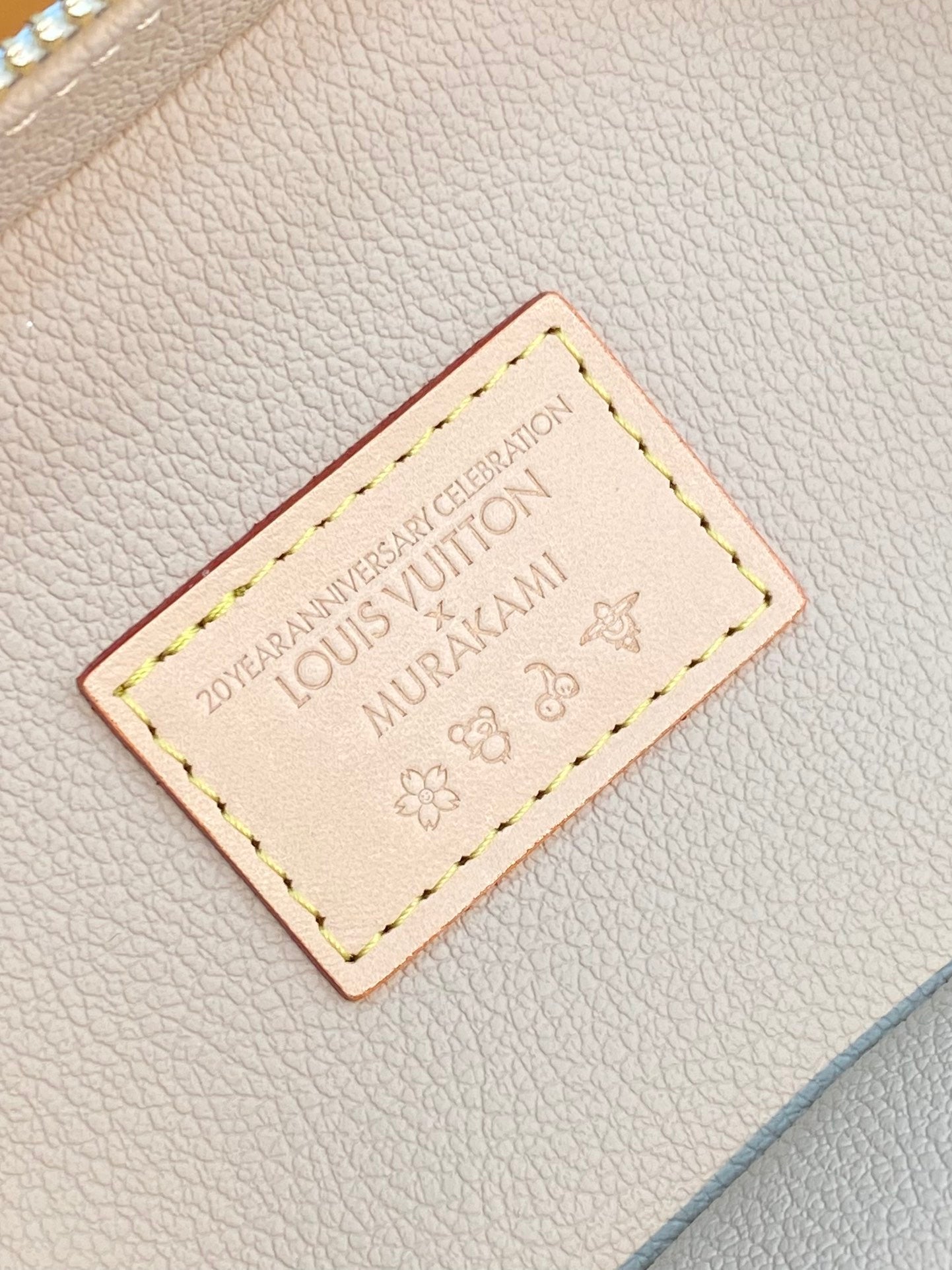 NICE NANO 14 EN TOILE MONOGRAMME MULTICOLORE FERMETURE ÉCLAIR DORÉ