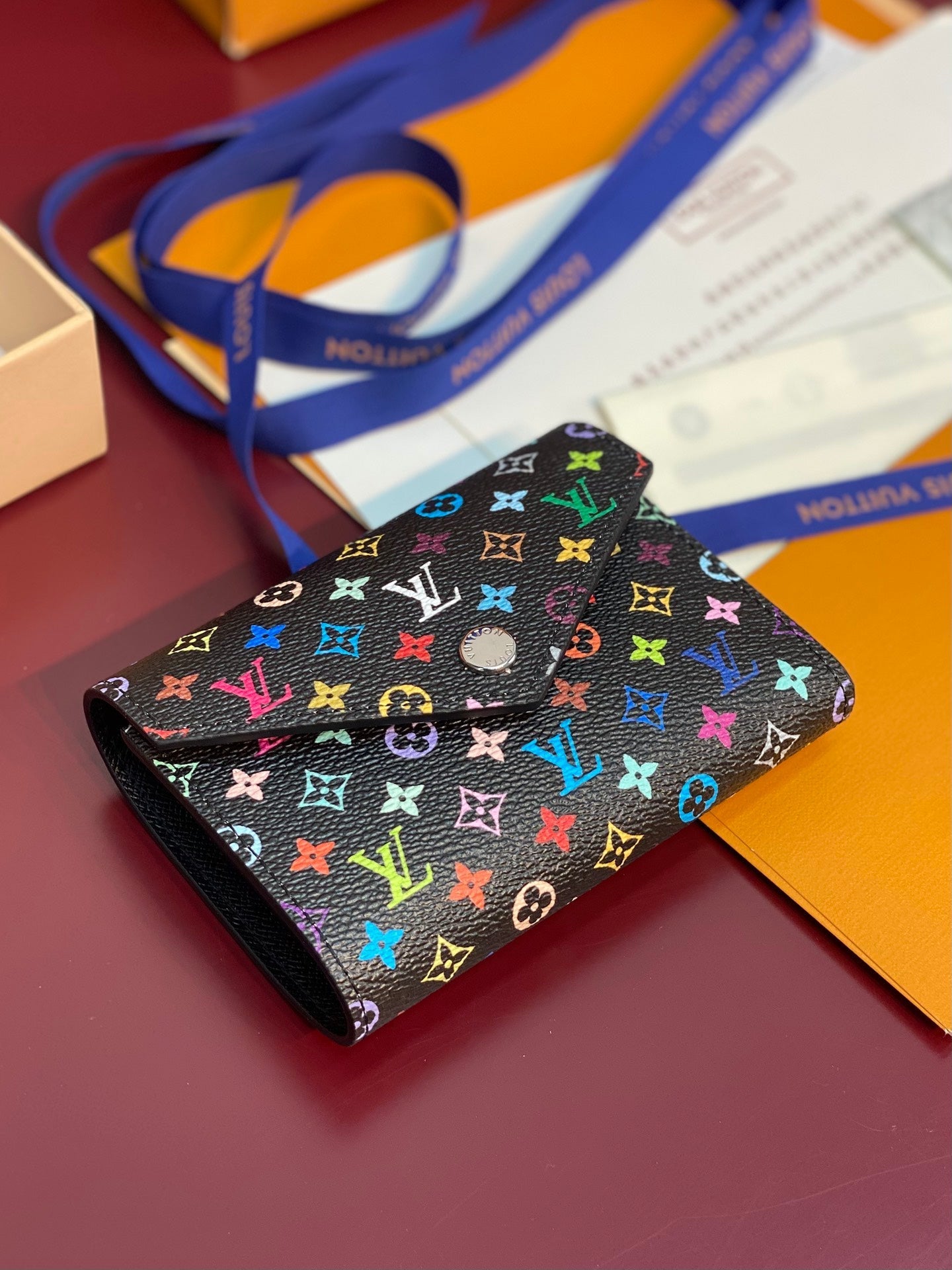 PORTEFEUILLE LV X TM VICTORINE EN TOILE MONOGRAMME NOIR MULTICOLORE