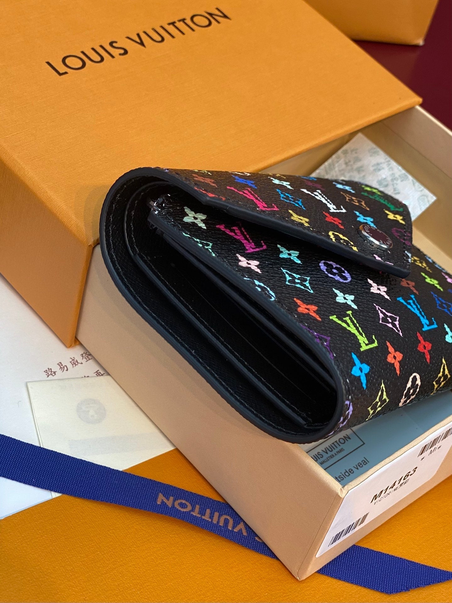 PORTEFEUILLE LV X TM VICTORINE EN TOILE MONOGRAMME NOIR MULTICOLORE