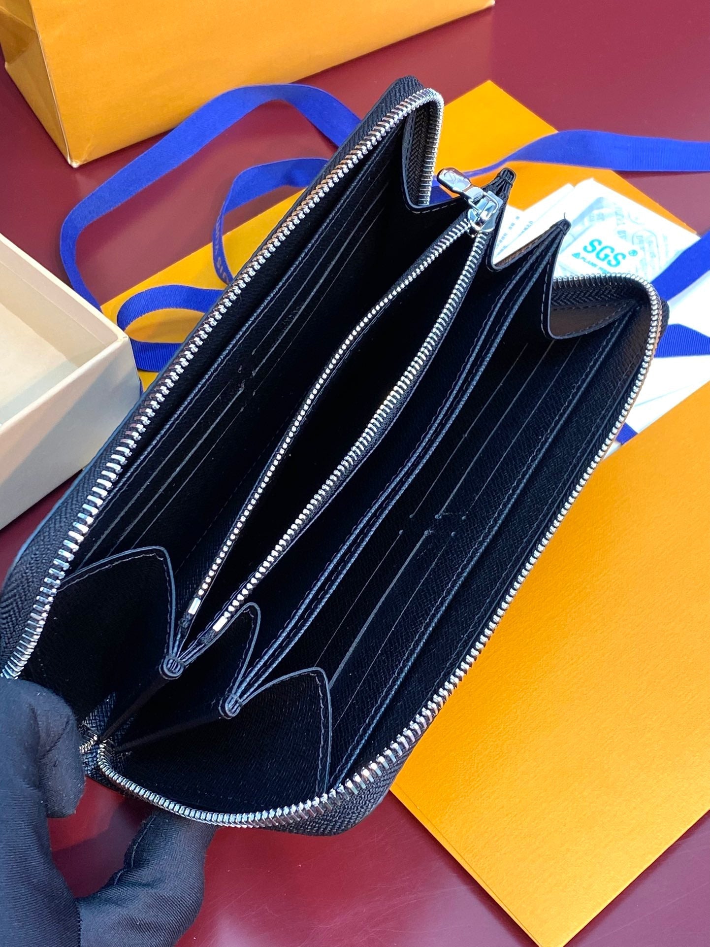 PORTEFEUILLE ZIPPÉ LV X TM EN TOILE MONOGRAMME NOIR MULTICOLORE