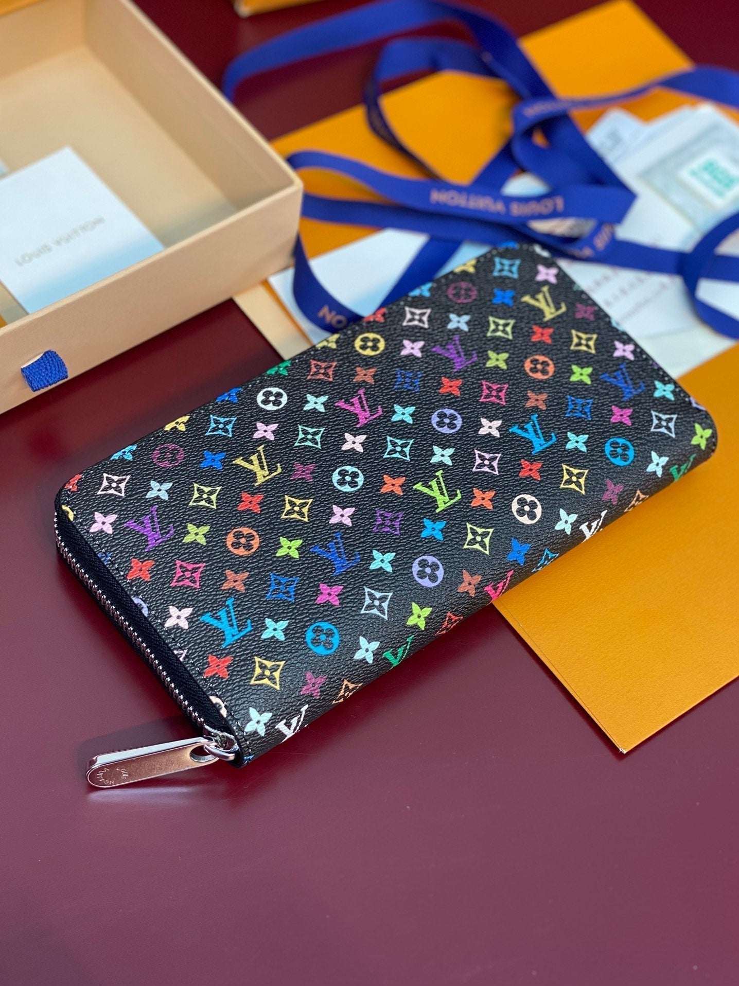 PORTEFEUILLE ZIPPÉ LV X TM EN TOILE MONOGRAMME NOIR MULTICOLORE